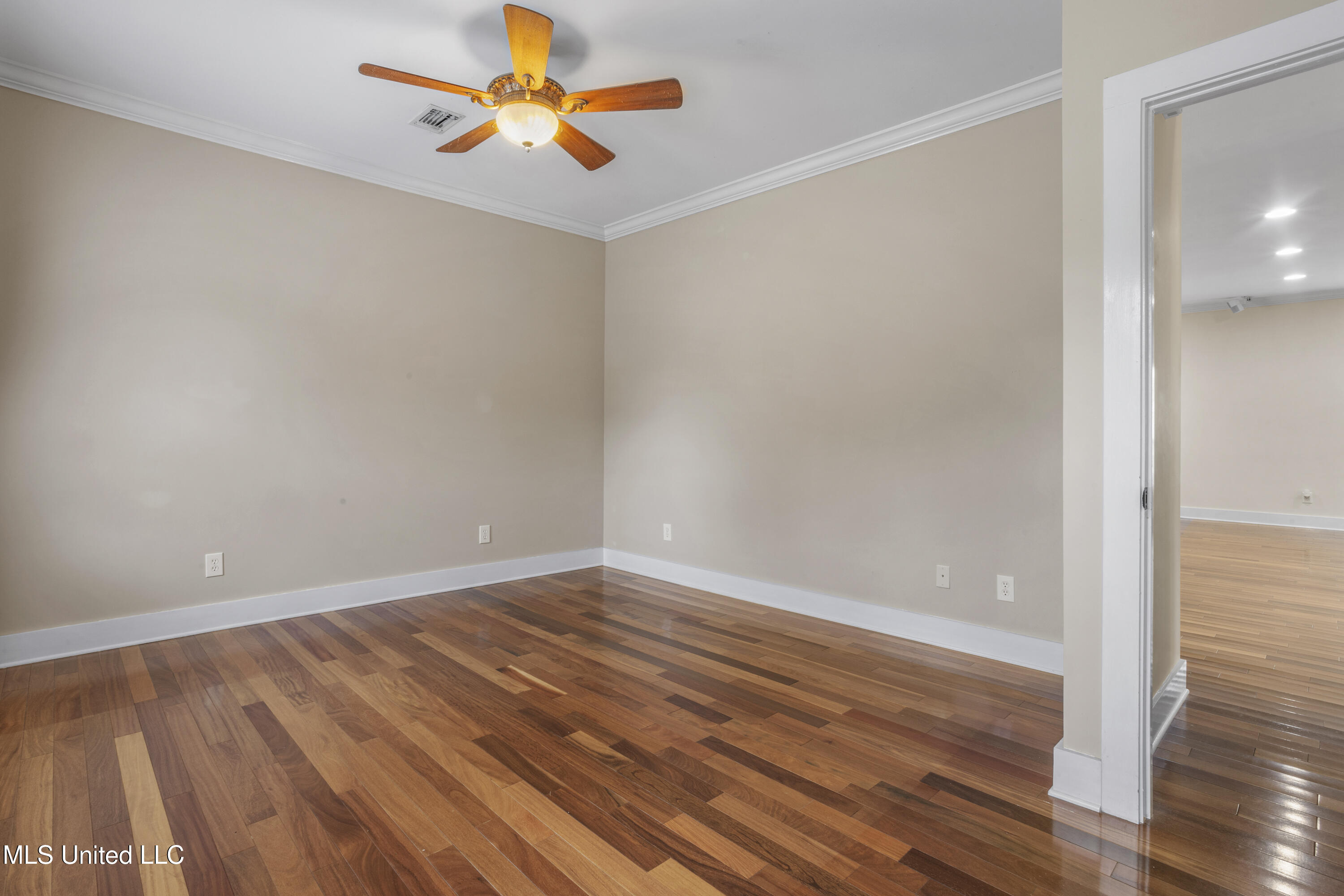 130 Acacia Avenue, Biloxi, Mississippi image 24