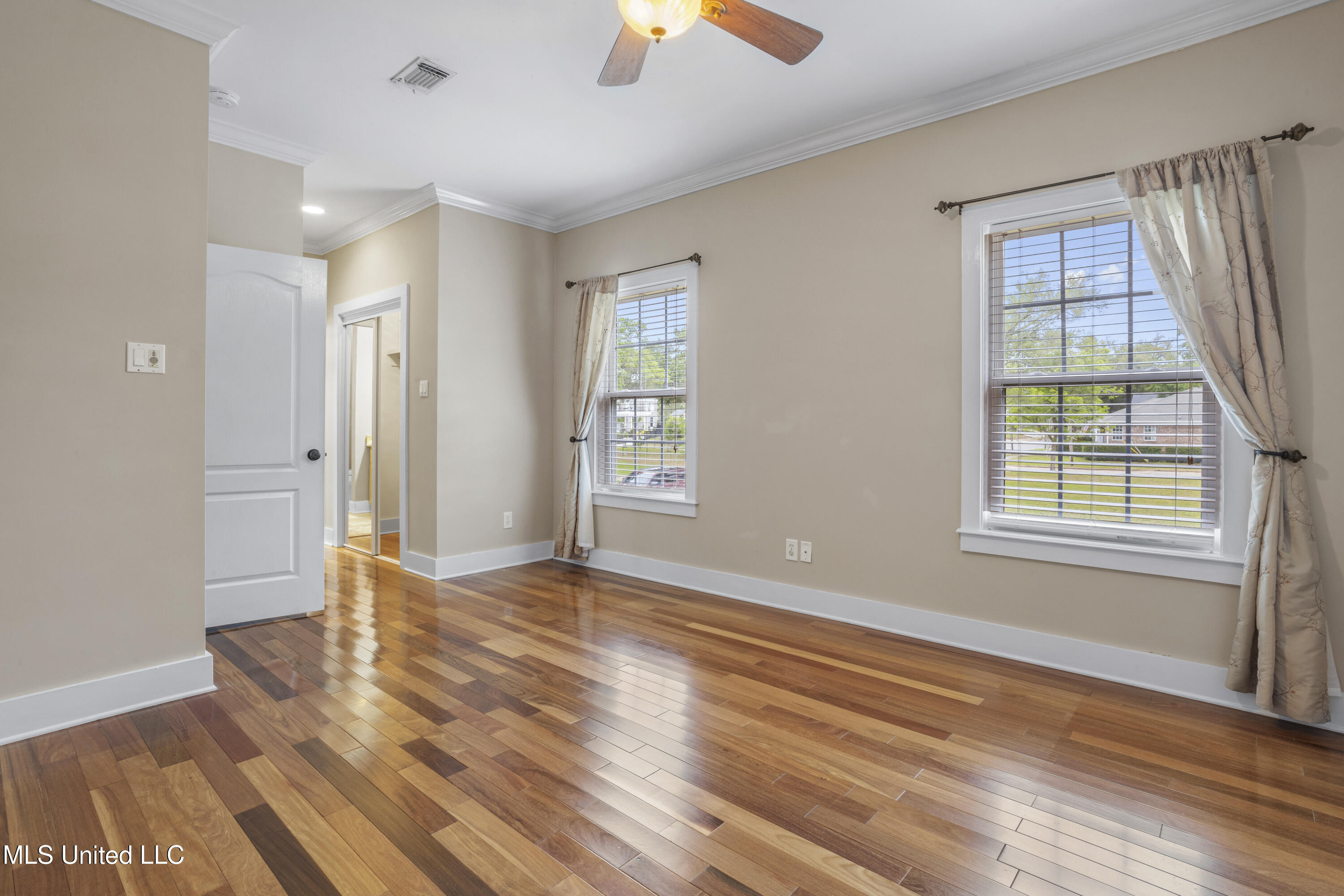 130 Acacia Avenue, Biloxi, Mississippi image 25