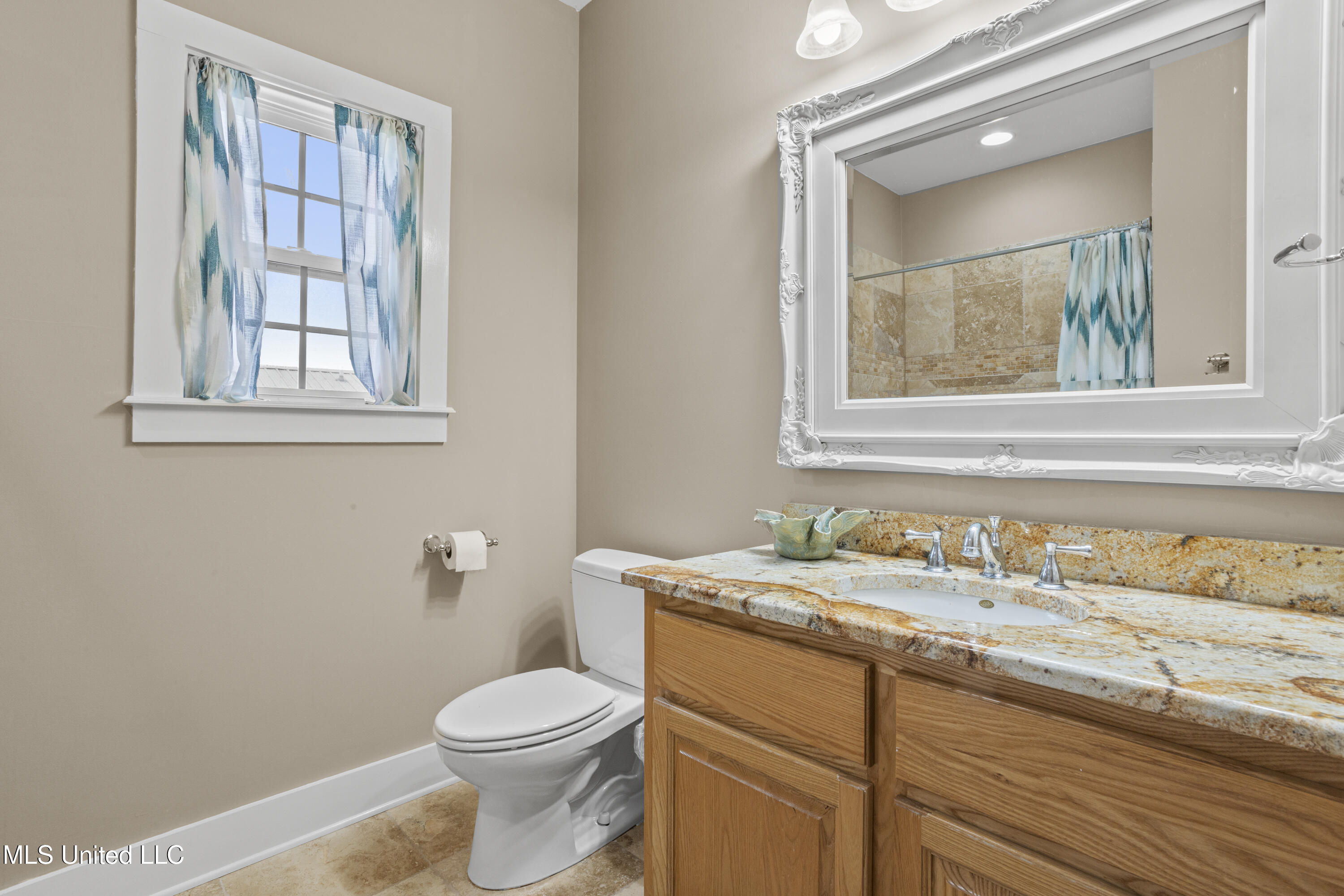 130 Acacia Avenue, Biloxi, Mississippi image 37