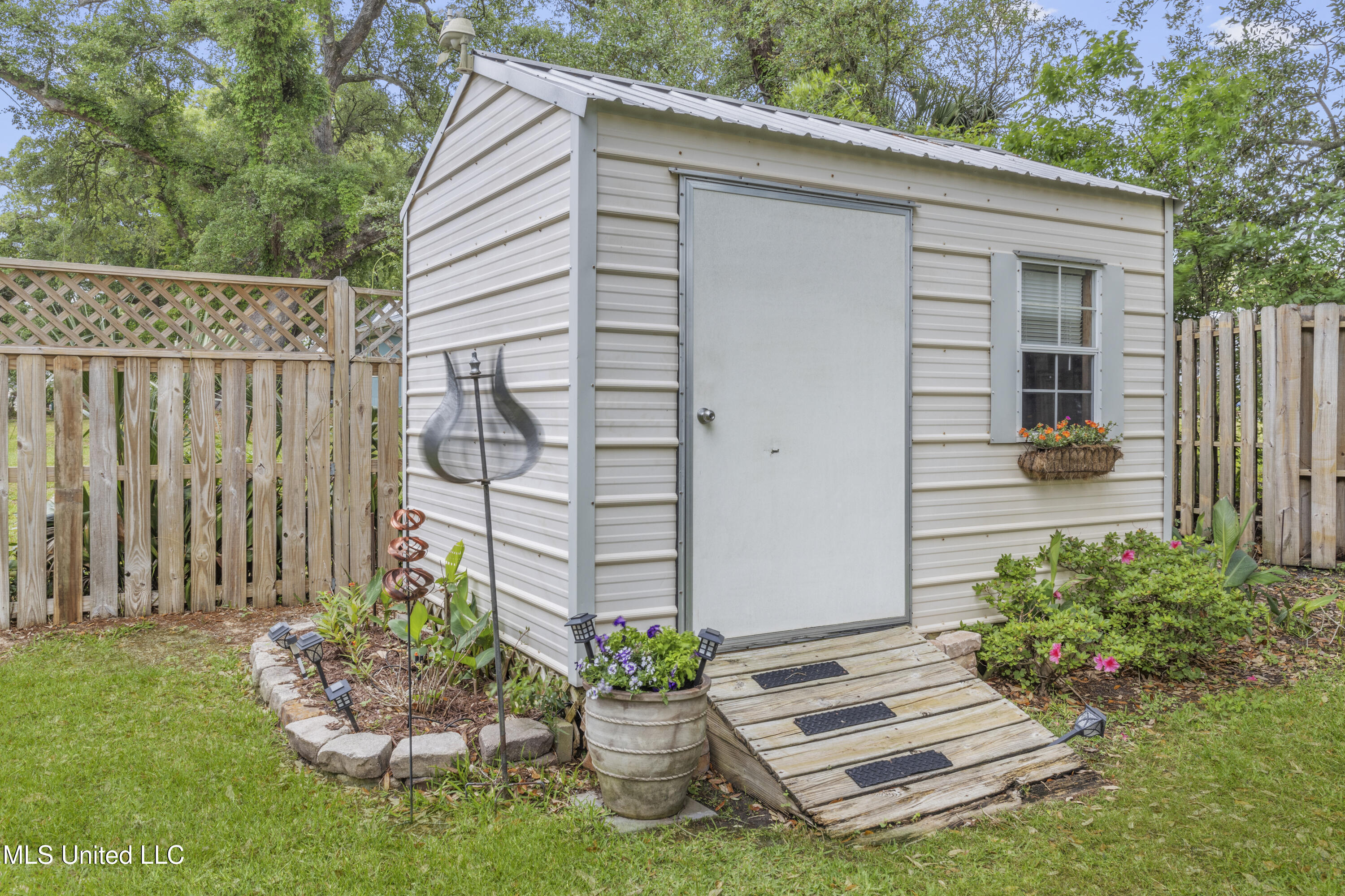 130 Acacia Avenue, Biloxi, Mississippi image 48