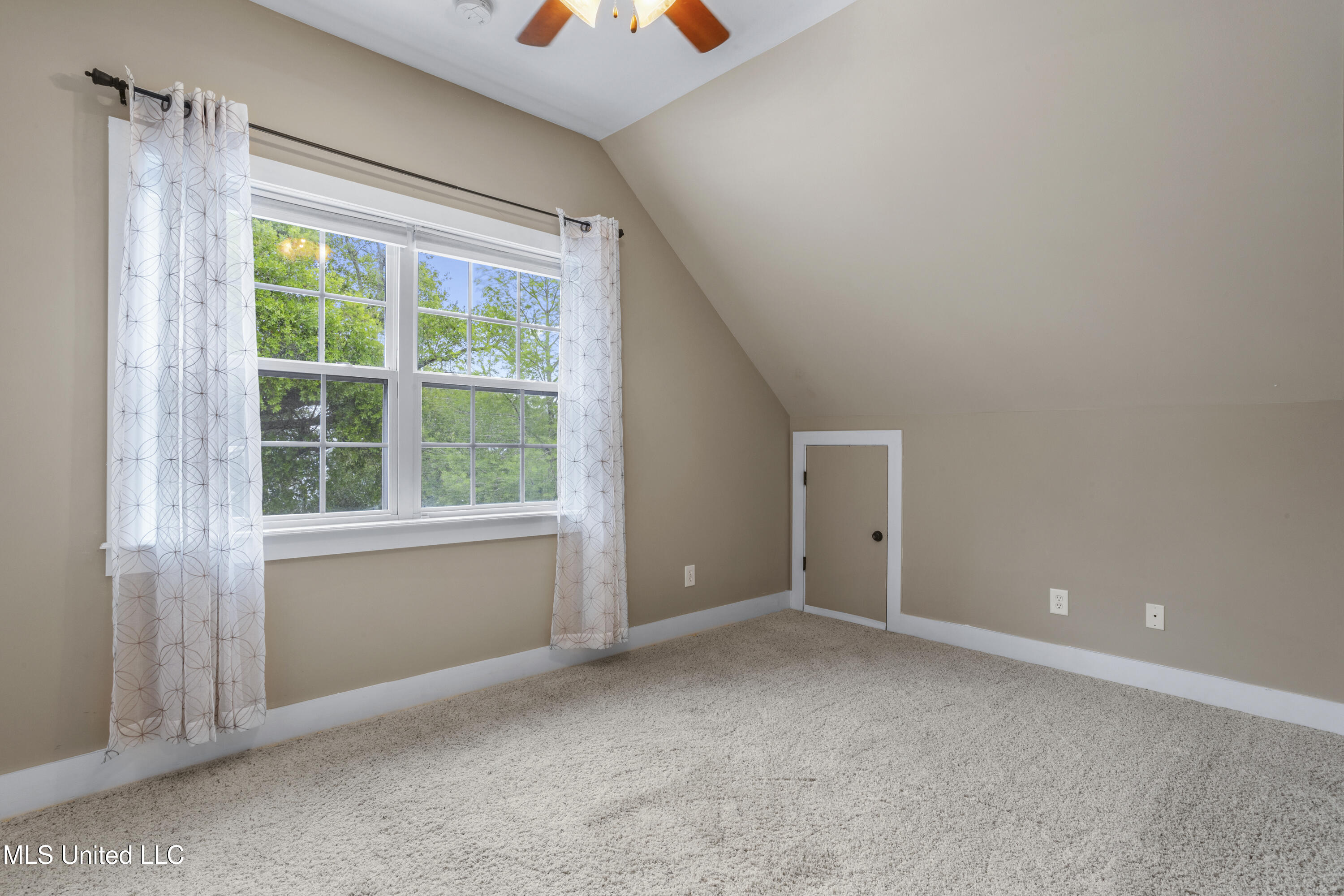 130 Acacia Avenue, Biloxi, Mississippi image 38