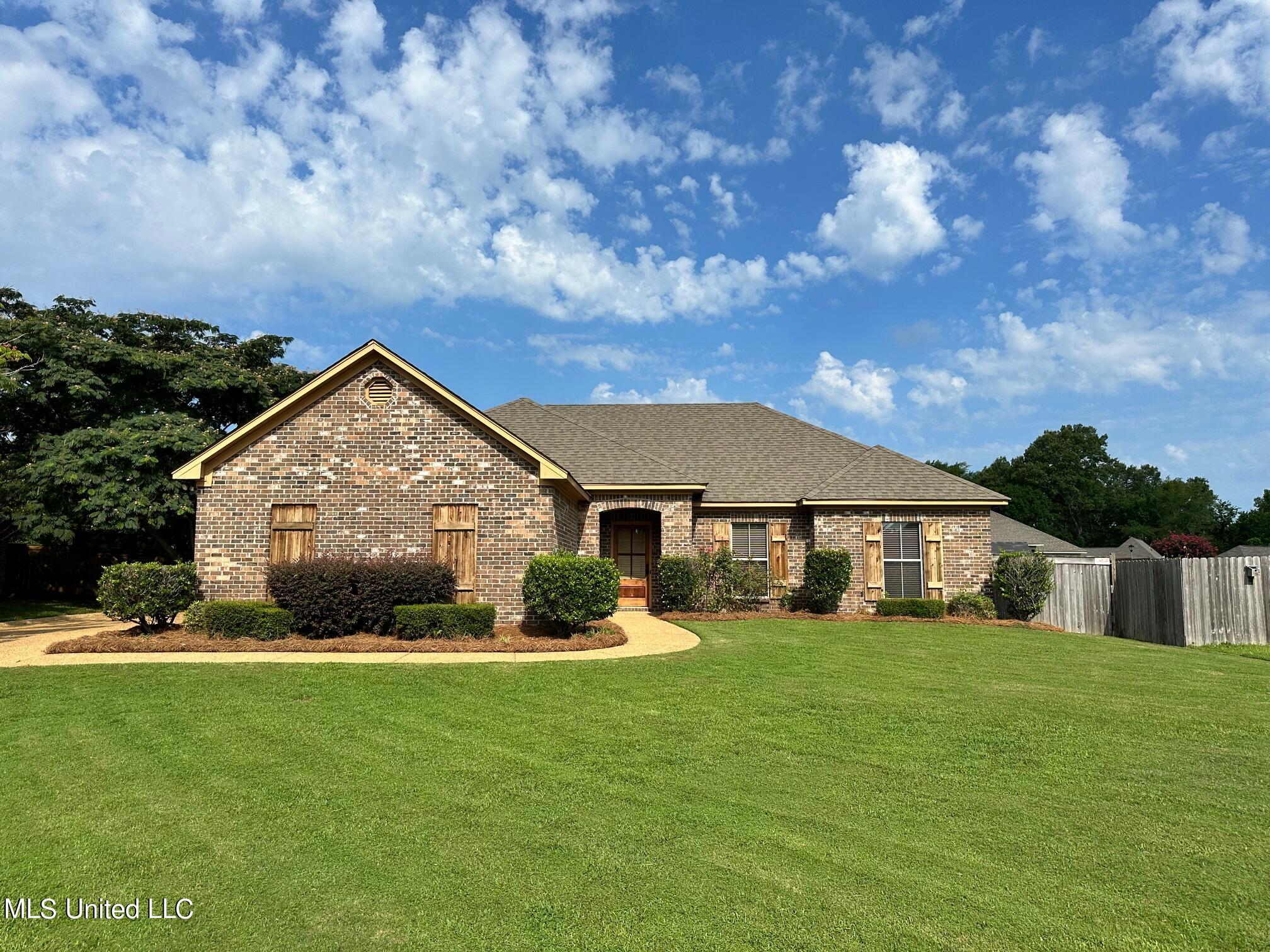 103 Kenzie Court, Madison, Mississippi image 1