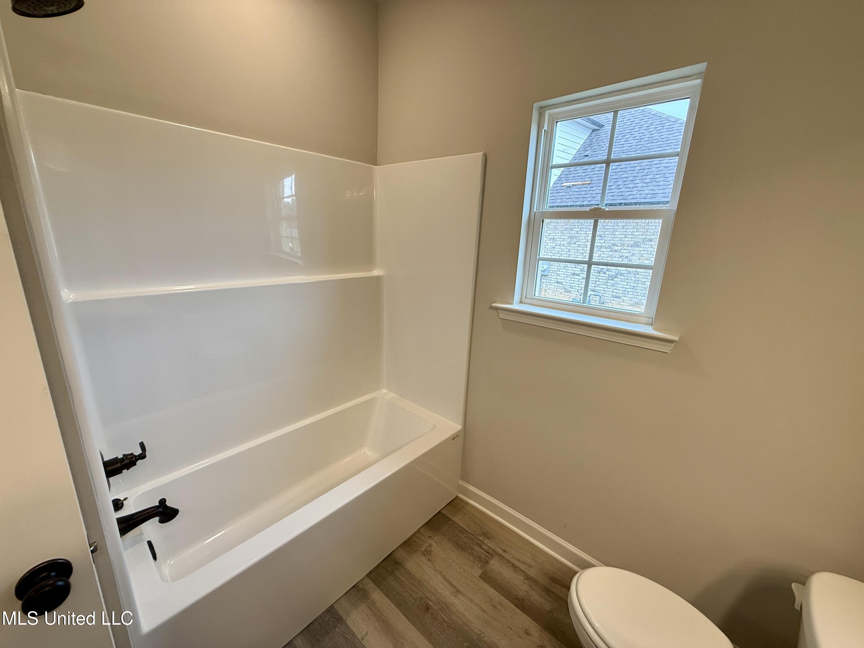 6334 Acorn Way, Walls, Mississippi image 17