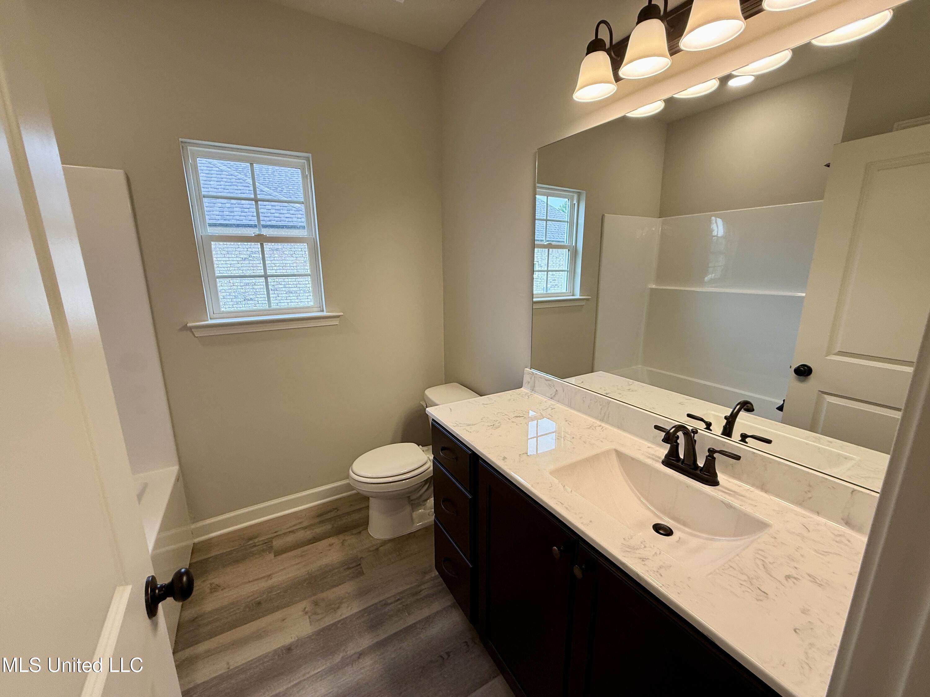6334 Acorn Way, Walls, Mississippi image 16
