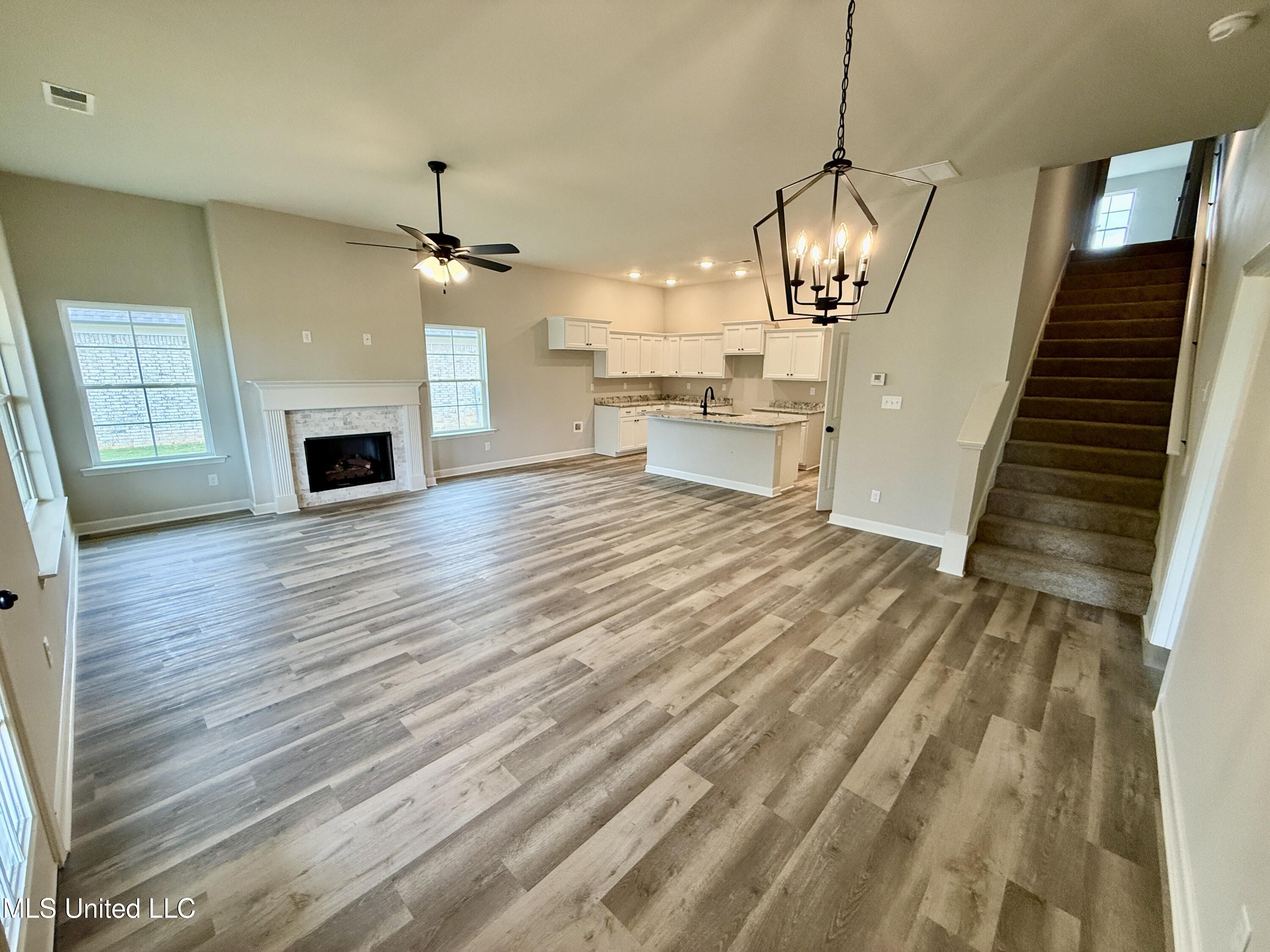 6334 Acorn Way, Walls, Mississippi image 8