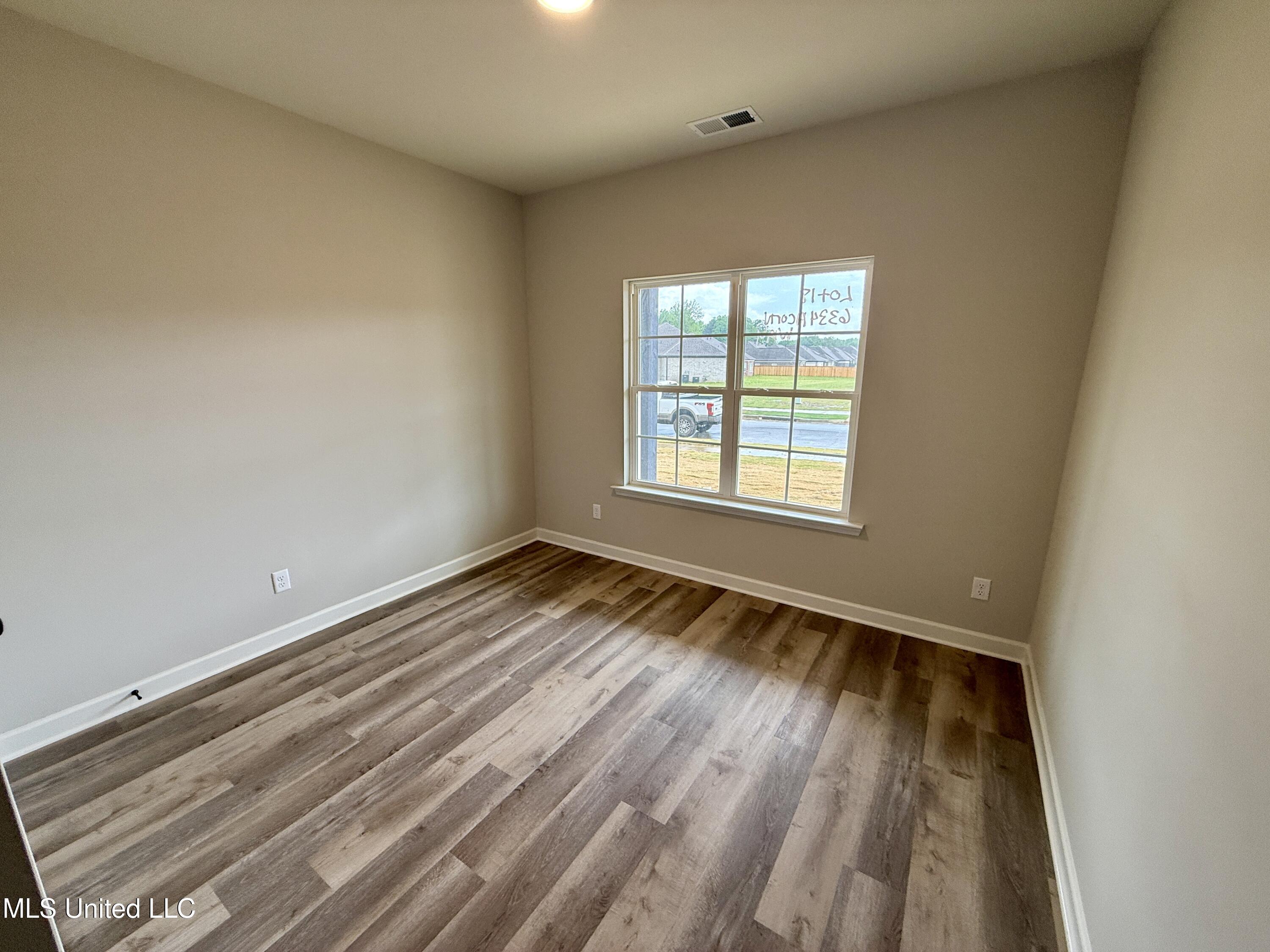6334 Acorn Way, Walls, Mississippi image 14