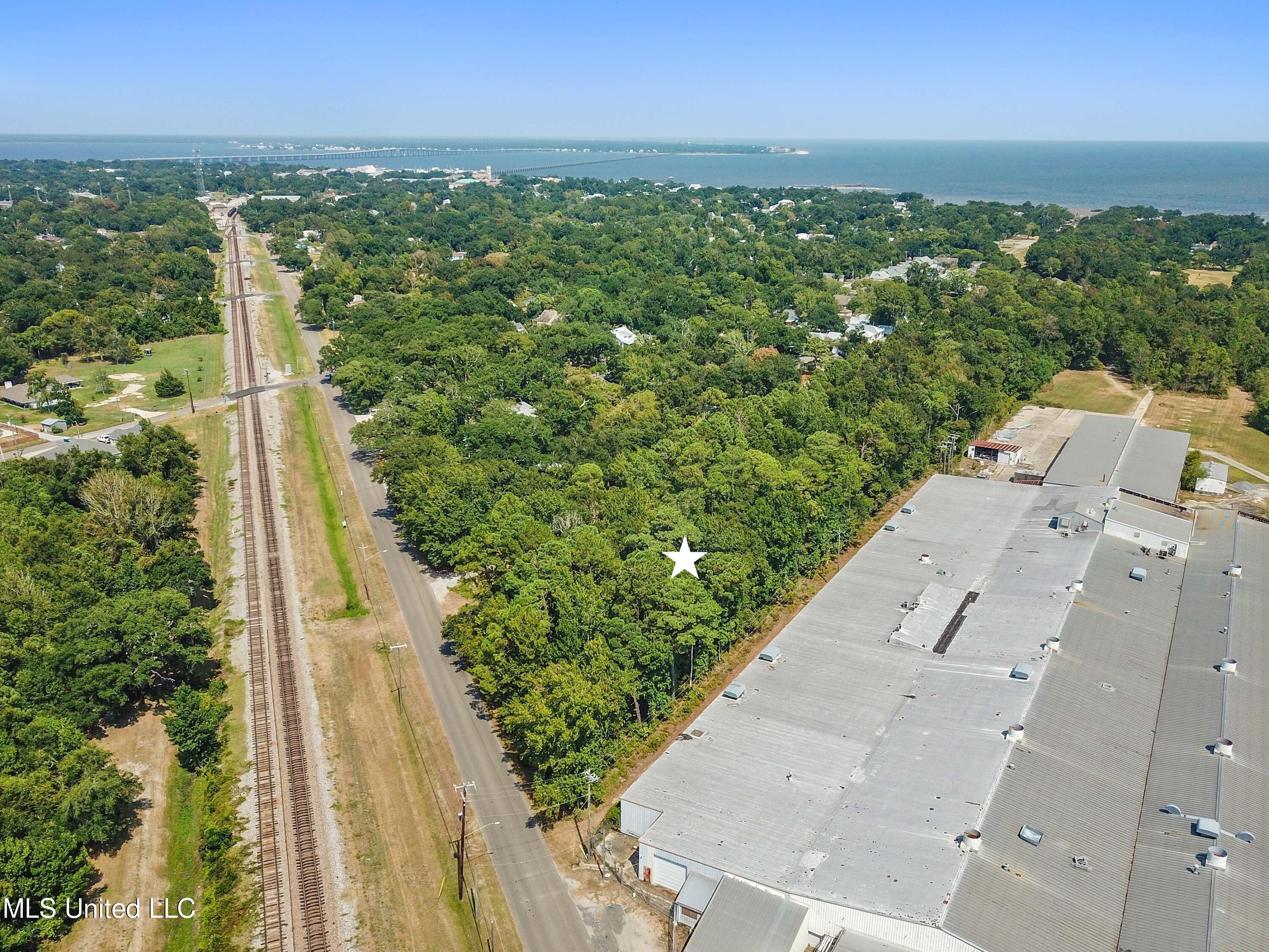 Central Avenue, Bay Saint Louis, Mississippi image 2