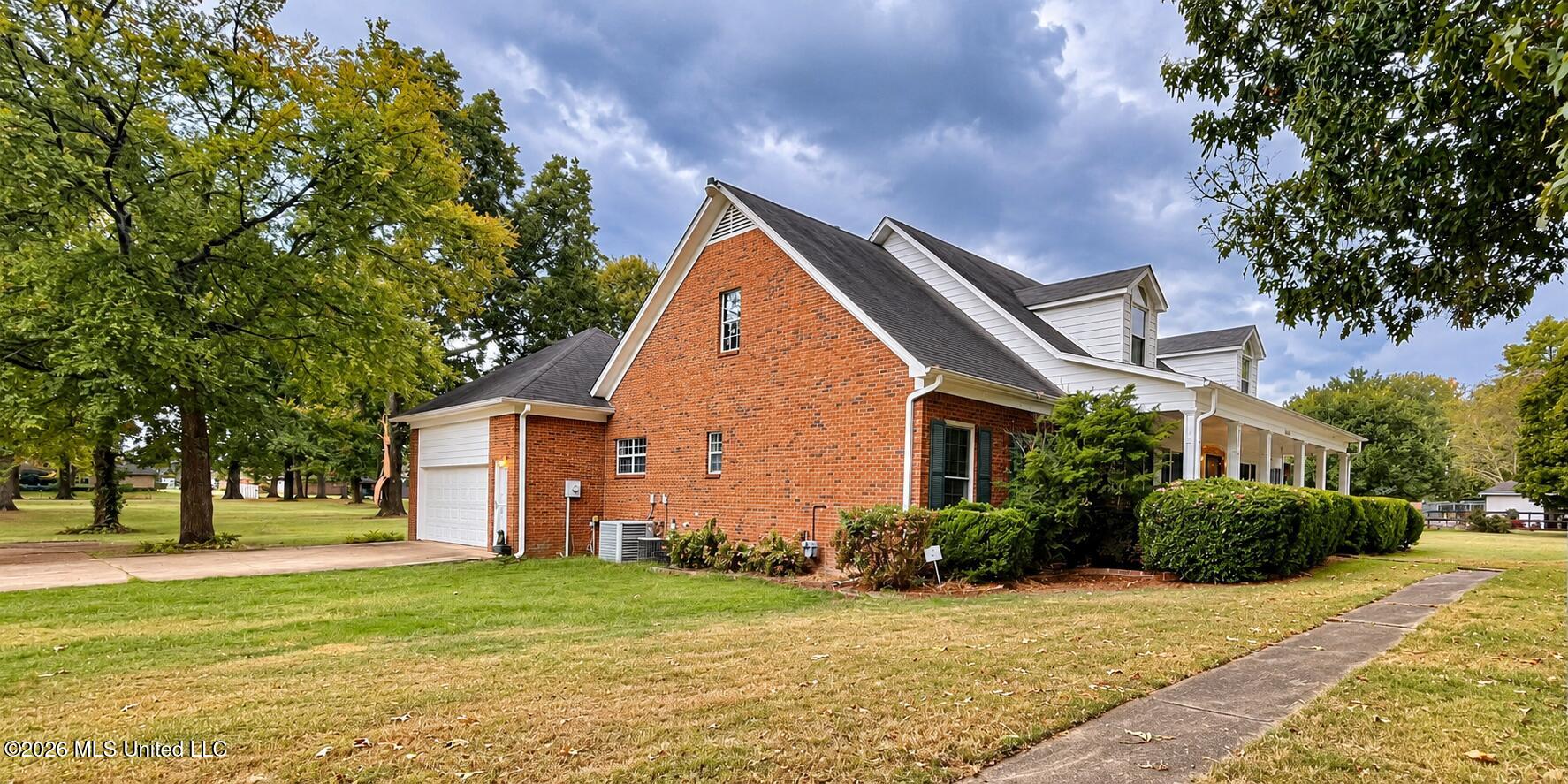 8885 Cedar Crest Lane