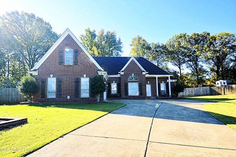 Homes For Sale - 5715 Grove Lane<br/> Horn Lake, MS 38637