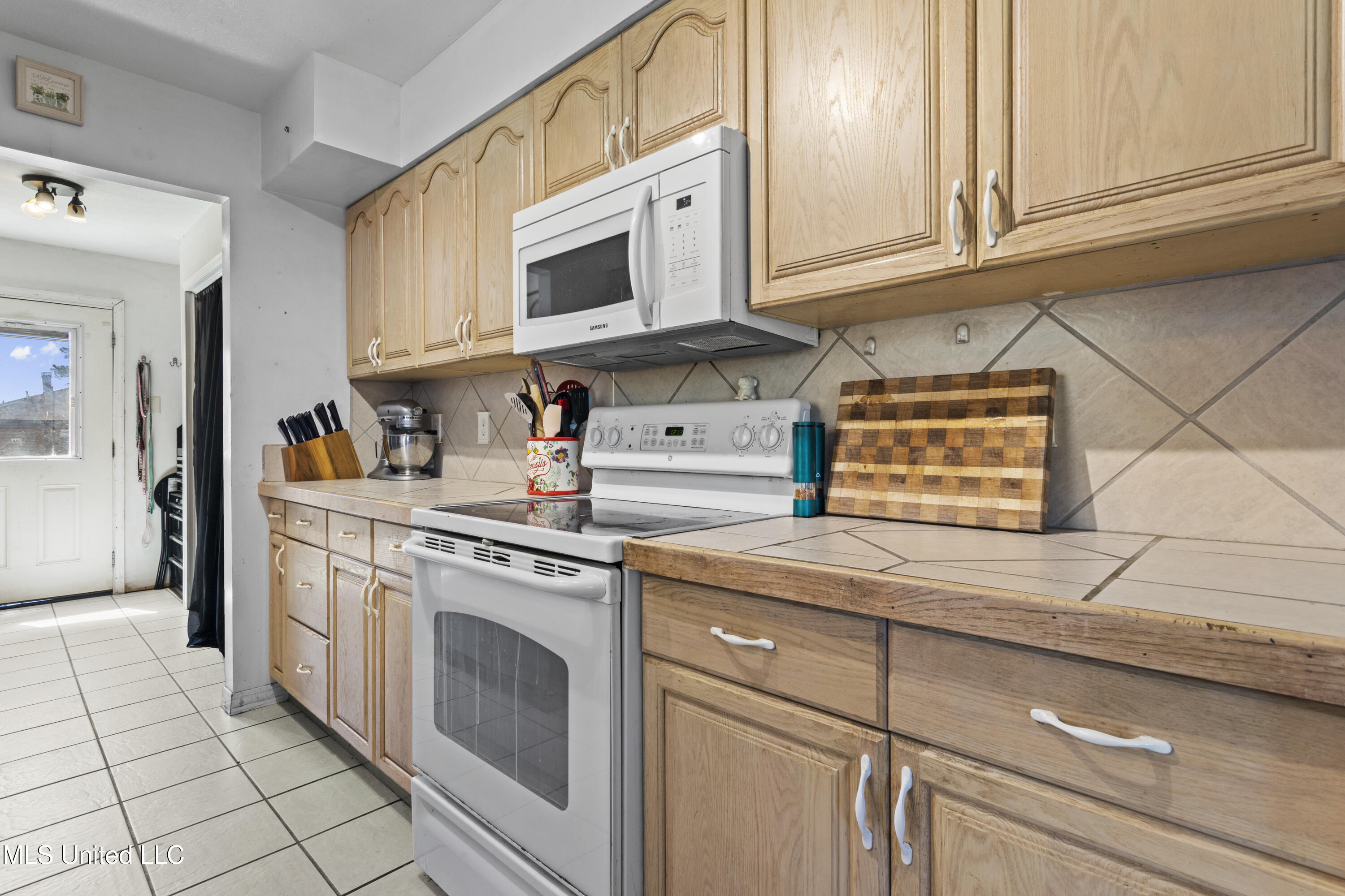 6400 J F Douglas Drive, Ocean Springs, Mississippi image 8