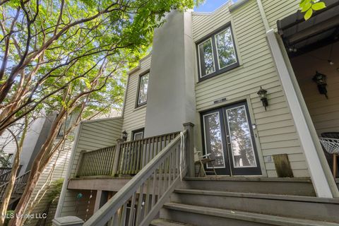 Condo For Sale - 1313 Roxbury Court<br/> Jackson, MS 39211