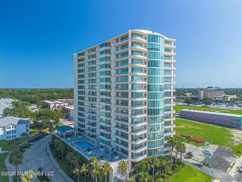 Condo For Sale - 2060 Beach Boulevard<br/> Biloxi, MS 39531
