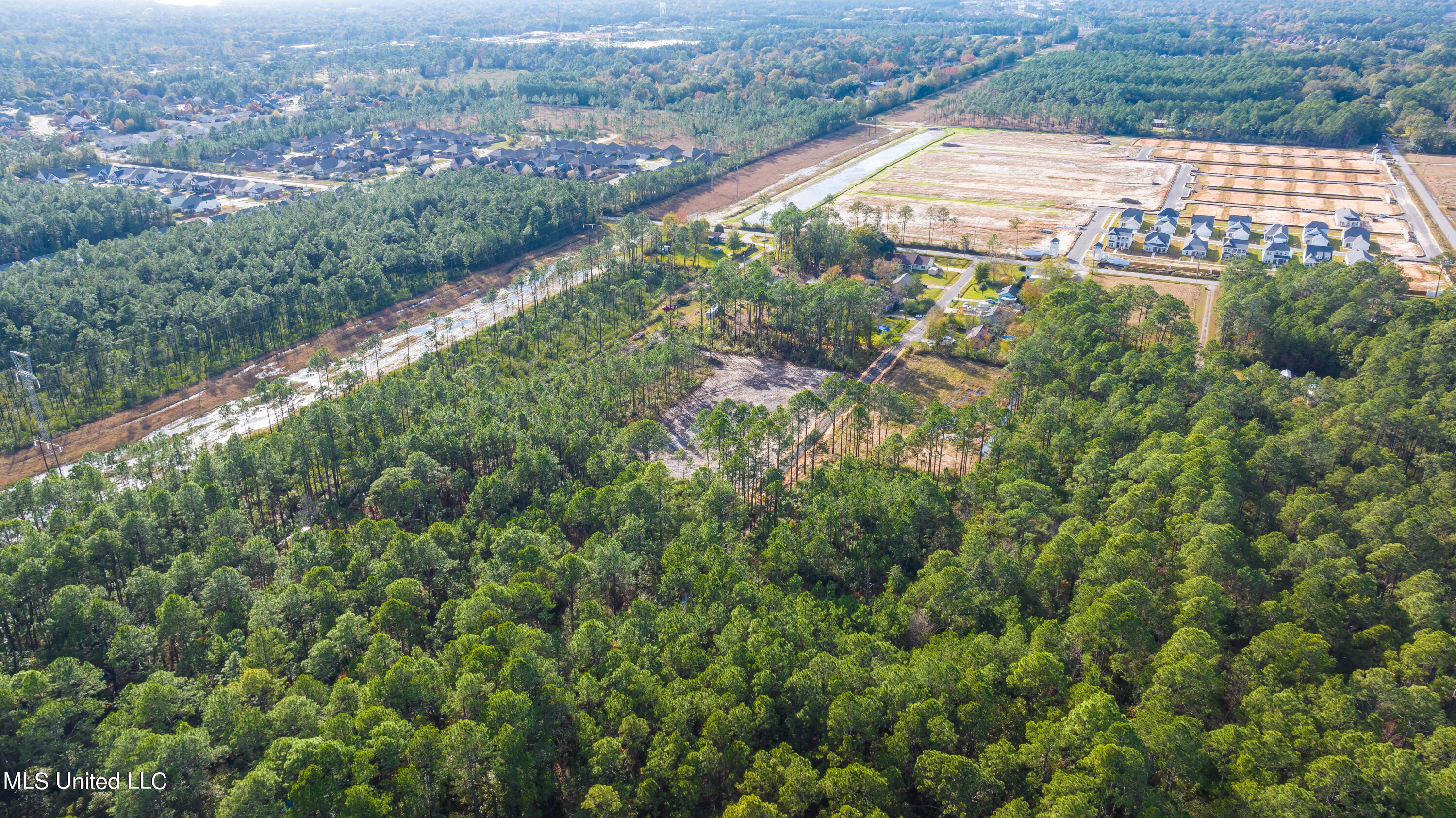 Holiday Drive, Ocean Springs, Mississippi image 7