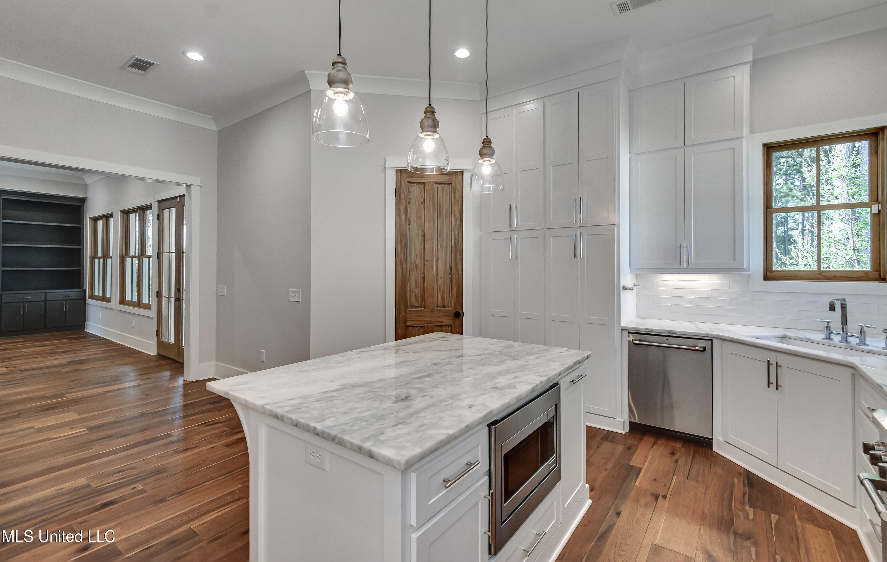 Madison, Mississippi 39110, United States, 4 Bedrooms Bedrooms, ,4 BathroomsBathrooms,Residential,Pending,159450