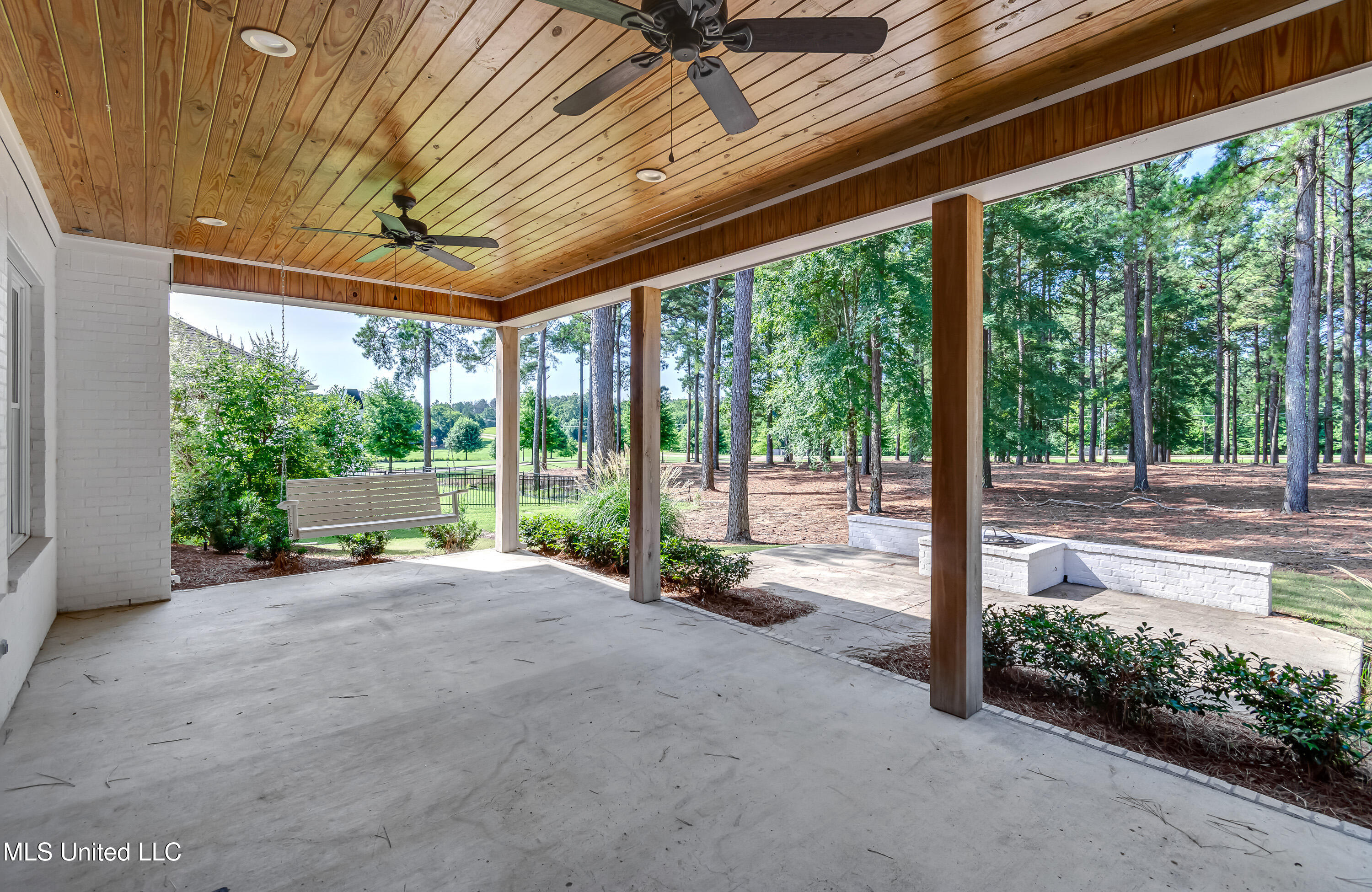 Madison, Mississippi 39110, United States, 4 Bedrooms Bedrooms, ,4 BathroomsBathrooms,Residential,Pending,159450