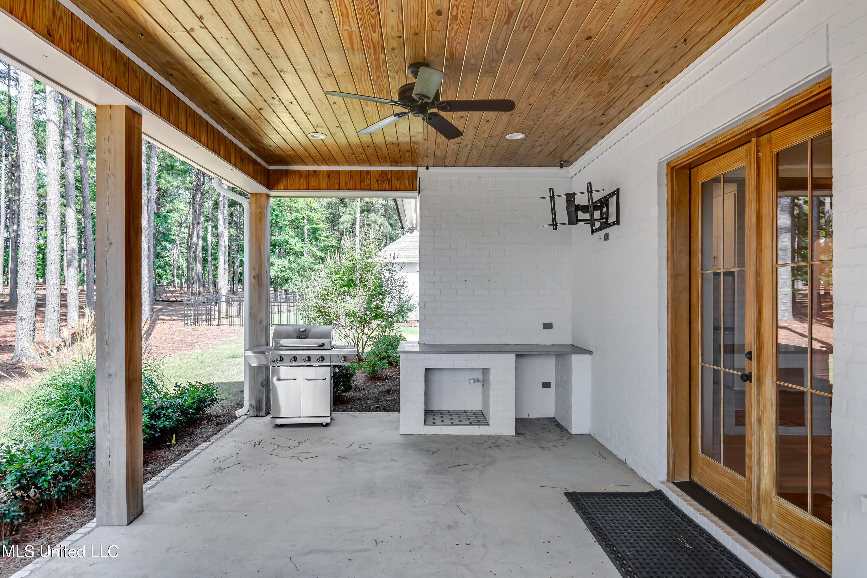 Madison, Mississippi 39110, United States, 4 Bedrooms Bedrooms, ,4 BathroomsBathrooms,Residential,Pending,159450