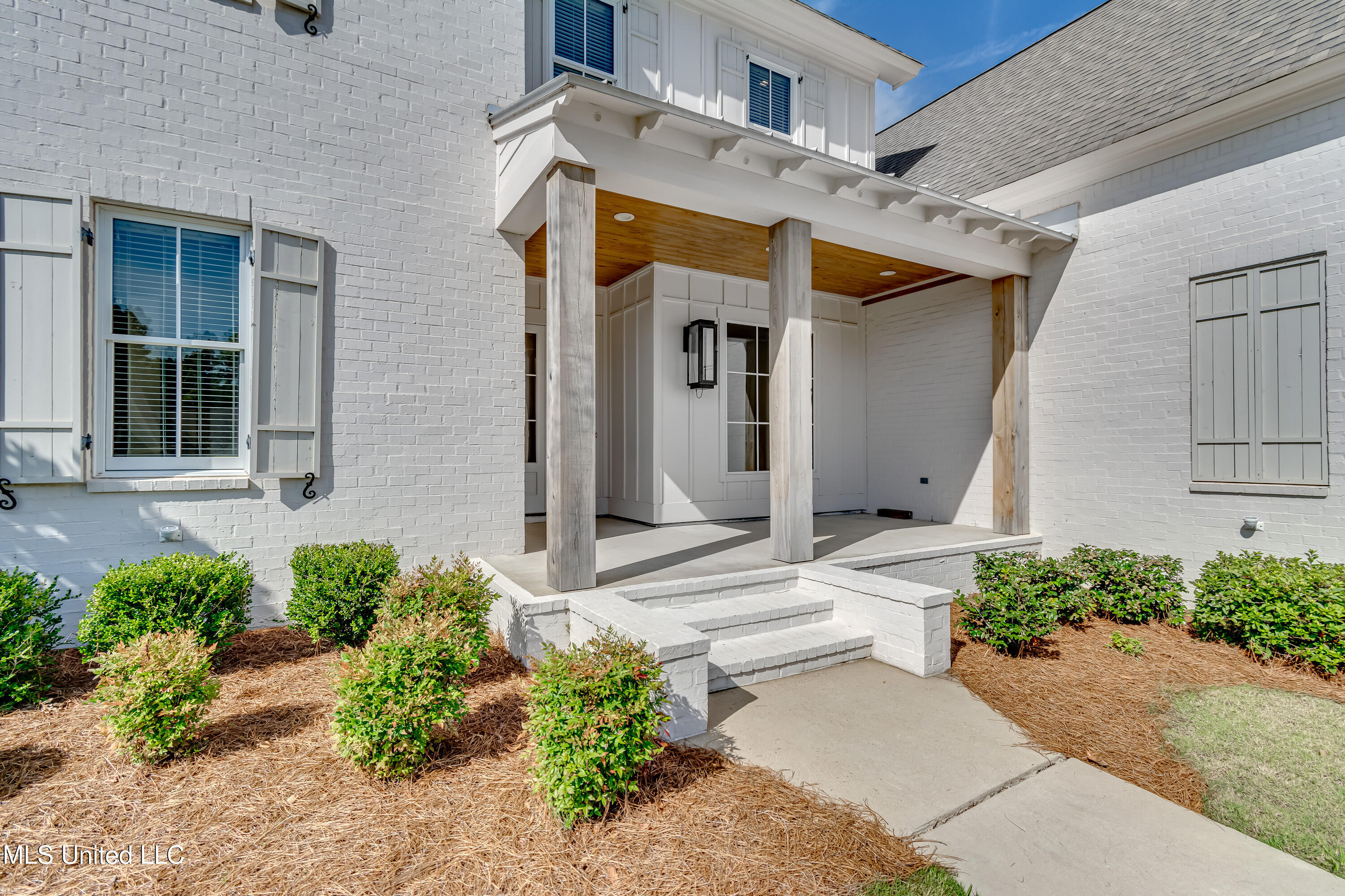 Madison, Mississippi 39110, United States, 4 Bedrooms Bedrooms, ,4 BathroomsBathrooms,Residential,Pending,159450