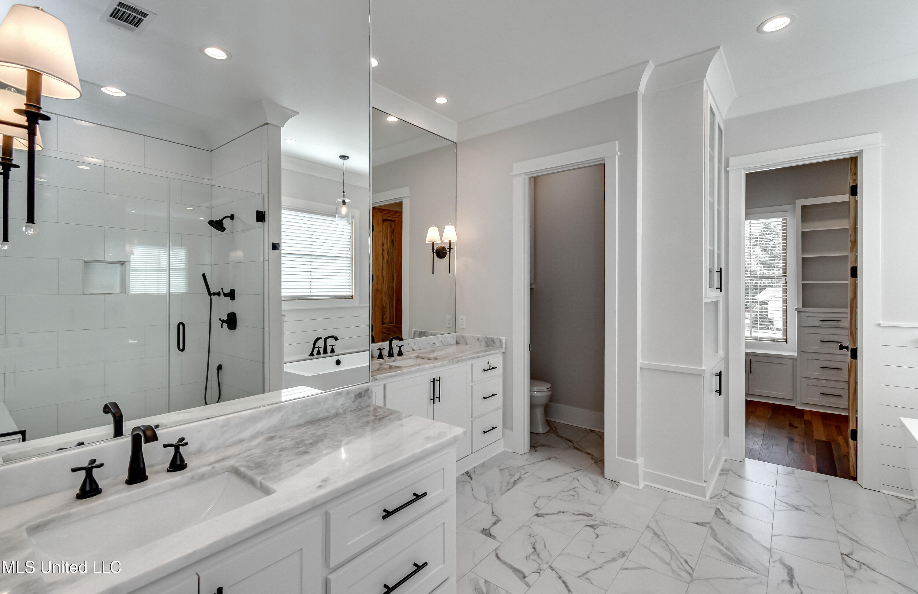 Madison, Mississippi 39110, United States, 4 Bedrooms Bedrooms, ,4 BathroomsBathrooms,Residential,Pending,159450