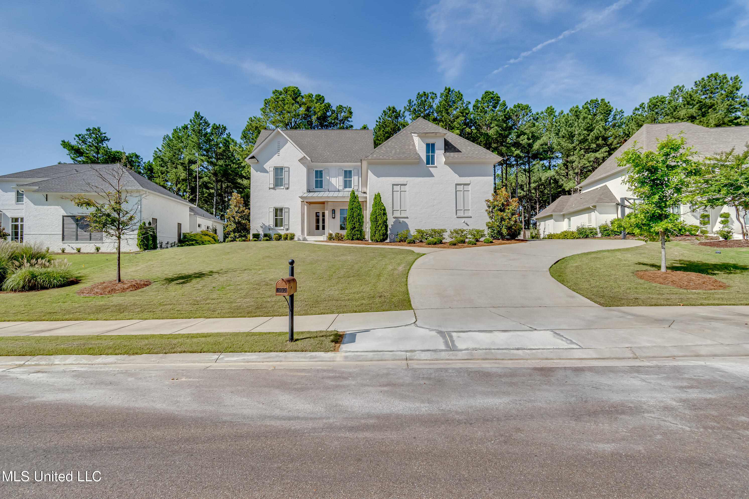 Madison, Mississippi 39110, United States, 4 Bedrooms Bedrooms, ,4 BathroomsBathrooms,Residential,Pending,159450