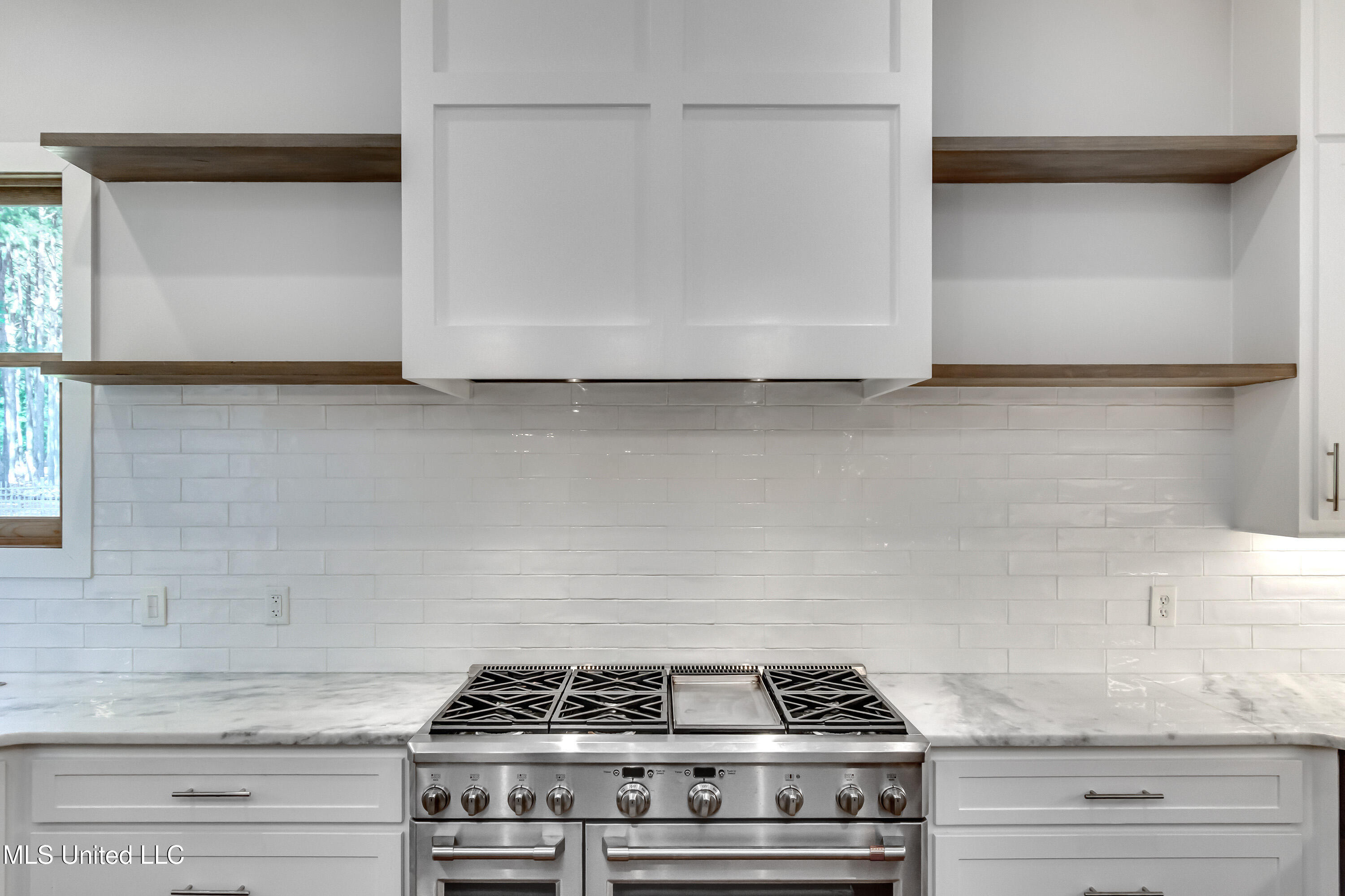 Madison, Mississippi 39110, United States, 4 Bedrooms Bedrooms, ,4 BathroomsBathrooms,Residential,Pending,159450