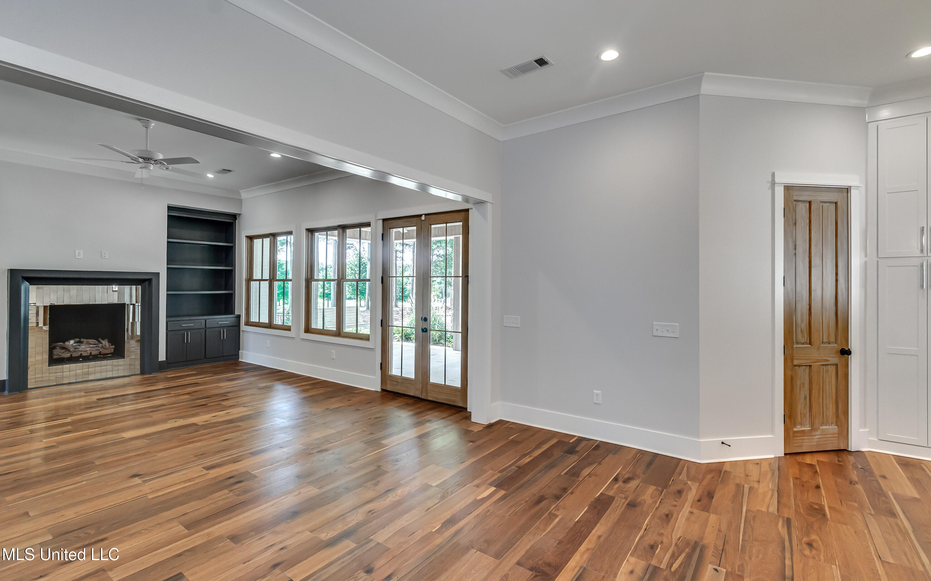 Madison, Mississippi 39110, United States, 4 Bedrooms Bedrooms, ,4 BathroomsBathrooms,Residential,Pending,159450