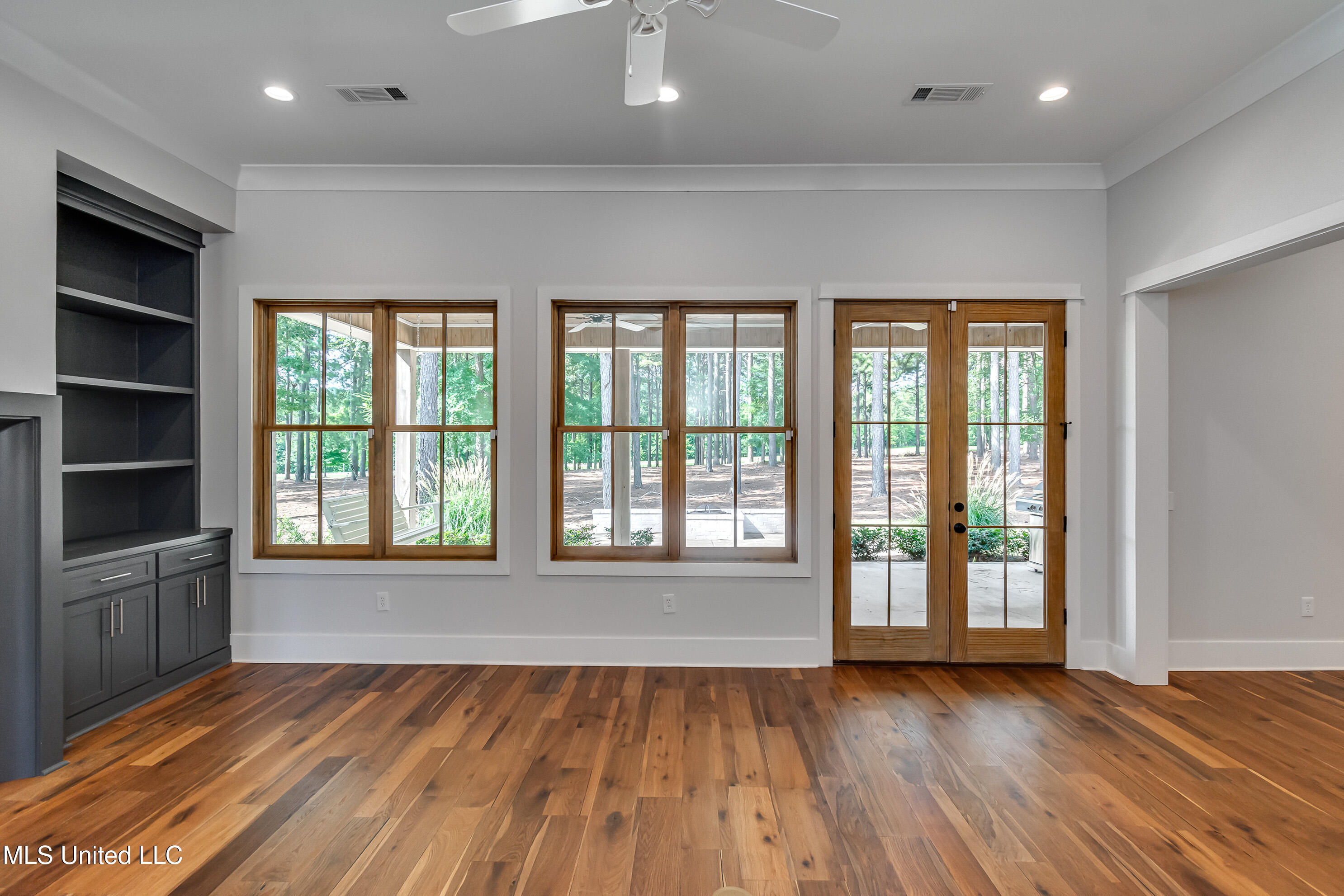 Madison, Mississippi 39110, United States, 4 Bedrooms Bedrooms, ,4 BathroomsBathrooms,Residential,Pending,159450