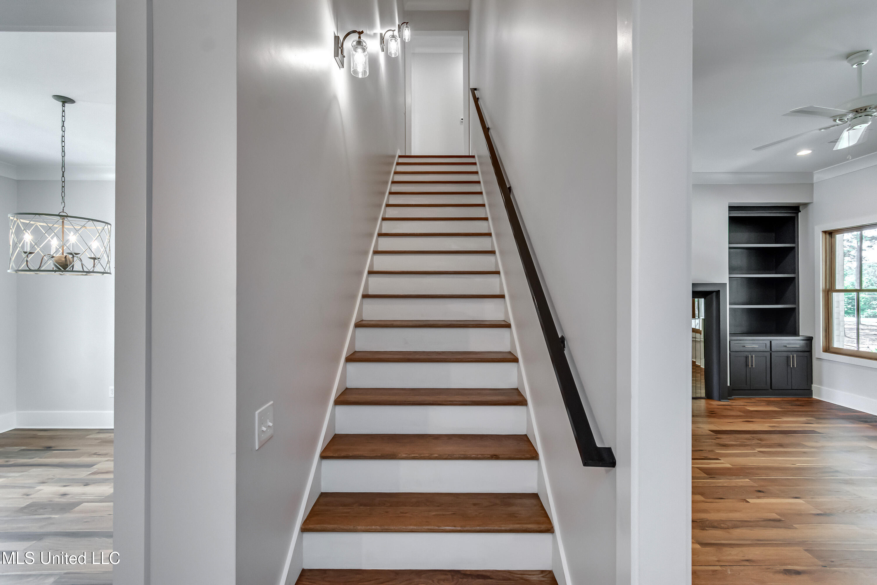 Madison, Mississippi 39110, United States, 4 Bedrooms Bedrooms, ,4 BathroomsBathrooms,Residential,Pending,159450