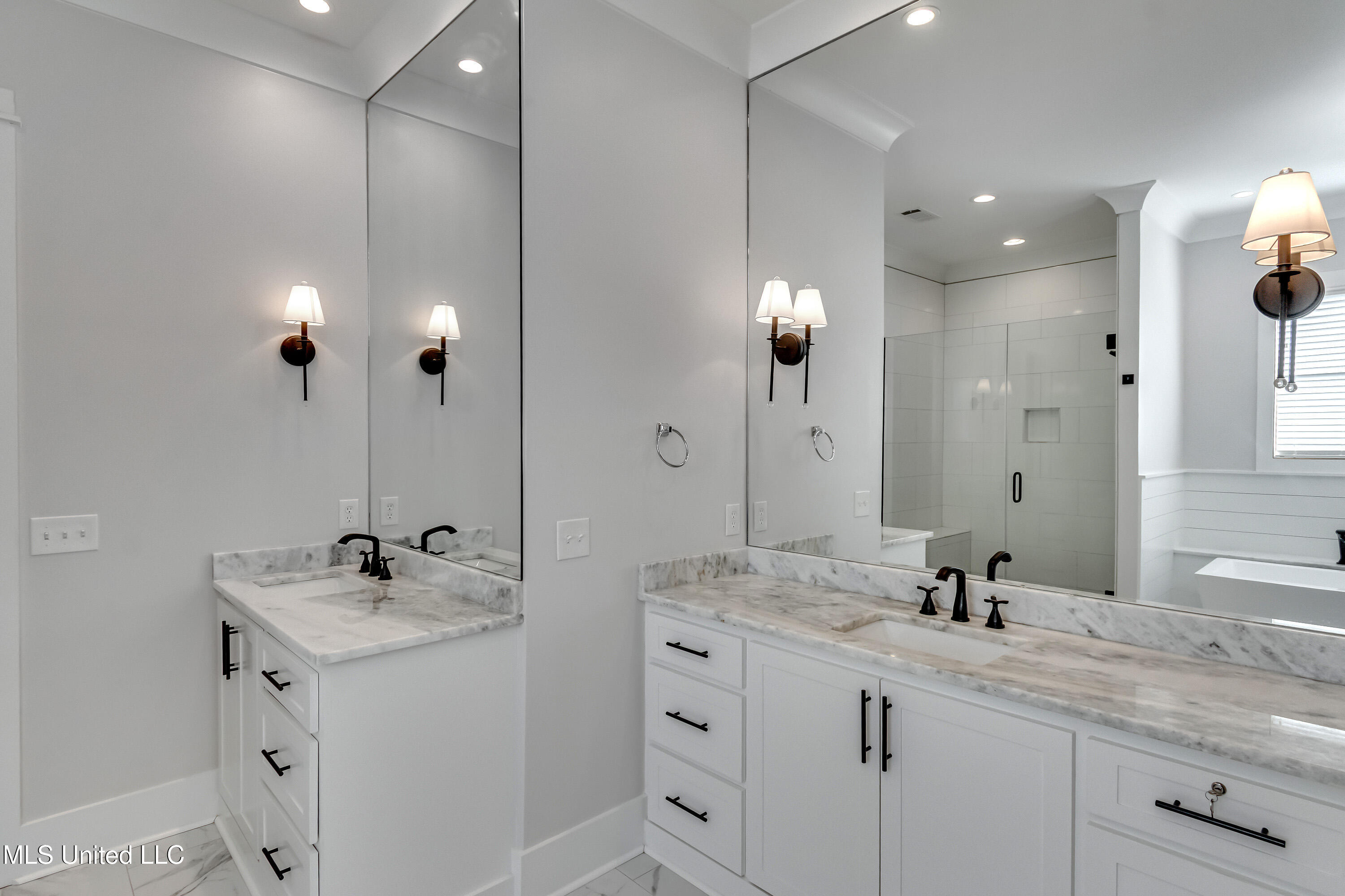 Madison, Mississippi 39110, United States, 4 Bedrooms Bedrooms, ,4 BathroomsBathrooms,Residential,Pending,159450