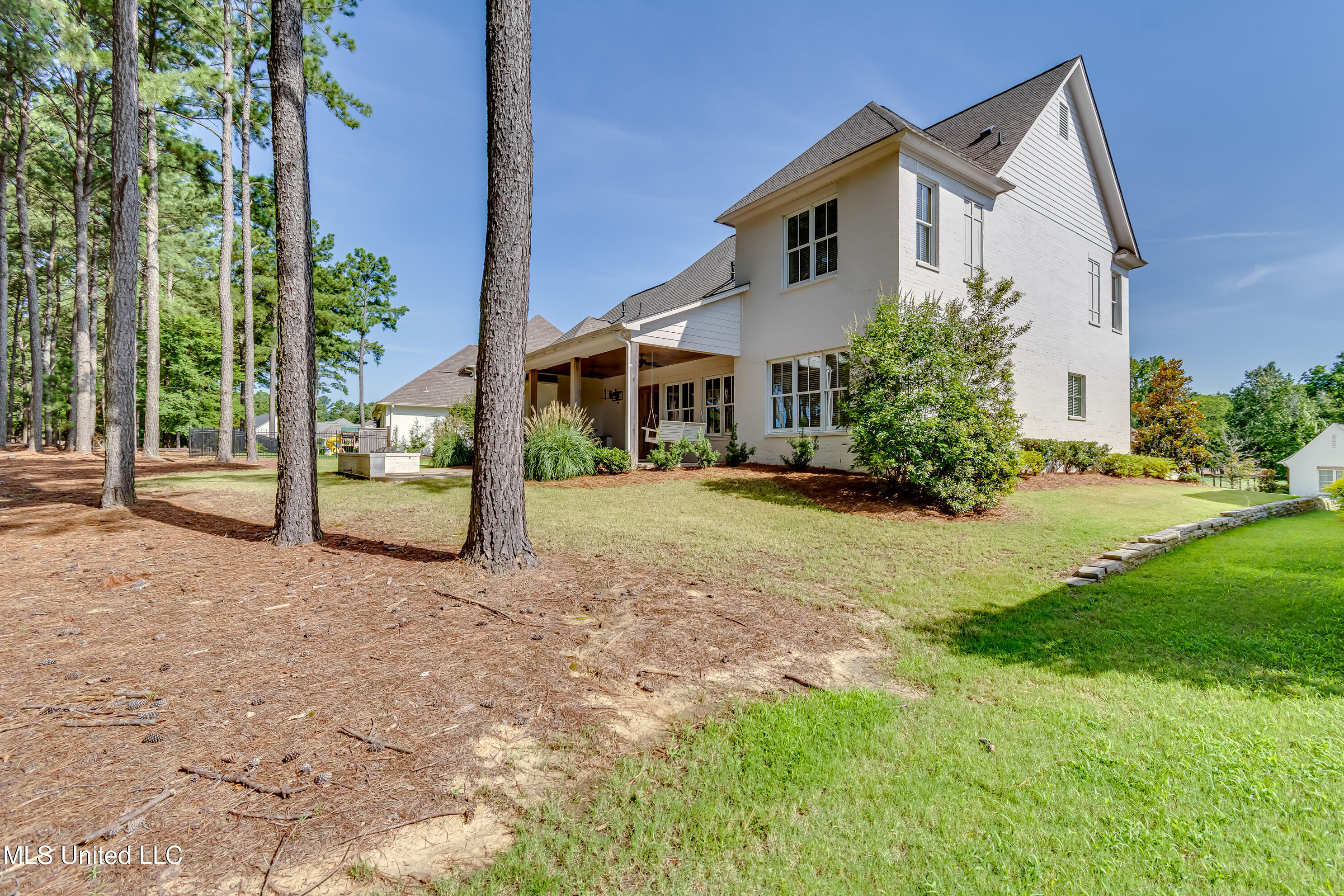 Madison, Mississippi 39110, United States, 4 Bedrooms Bedrooms, ,4 BathroomsBathrooms,Residential,Pending,159450