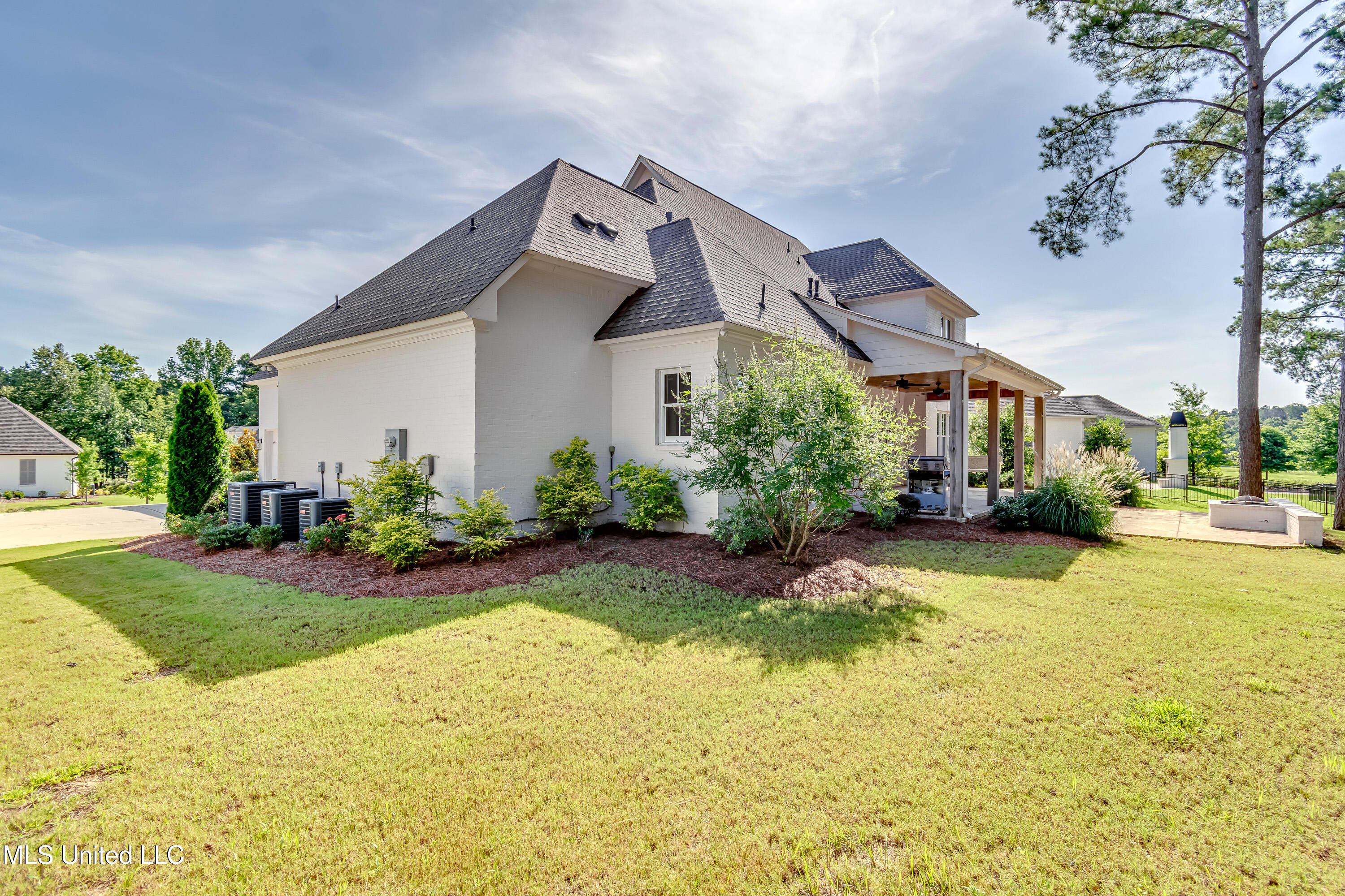 Madison, Mississippi 39110, United States, 4 Bedrooms Bedrooms, ,4 BathroomsBathrooms,Residential,Pending,159450