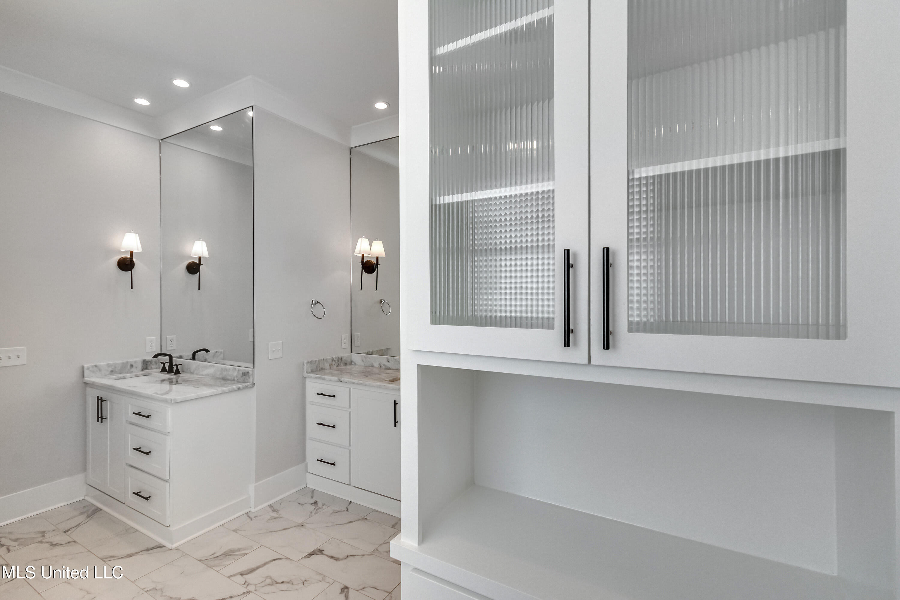 Madison, Mississippi 39110, United States, 4 Bedrooms Bedrooms, ,4 BathroomsBathrooms,Residential,Pending,159450