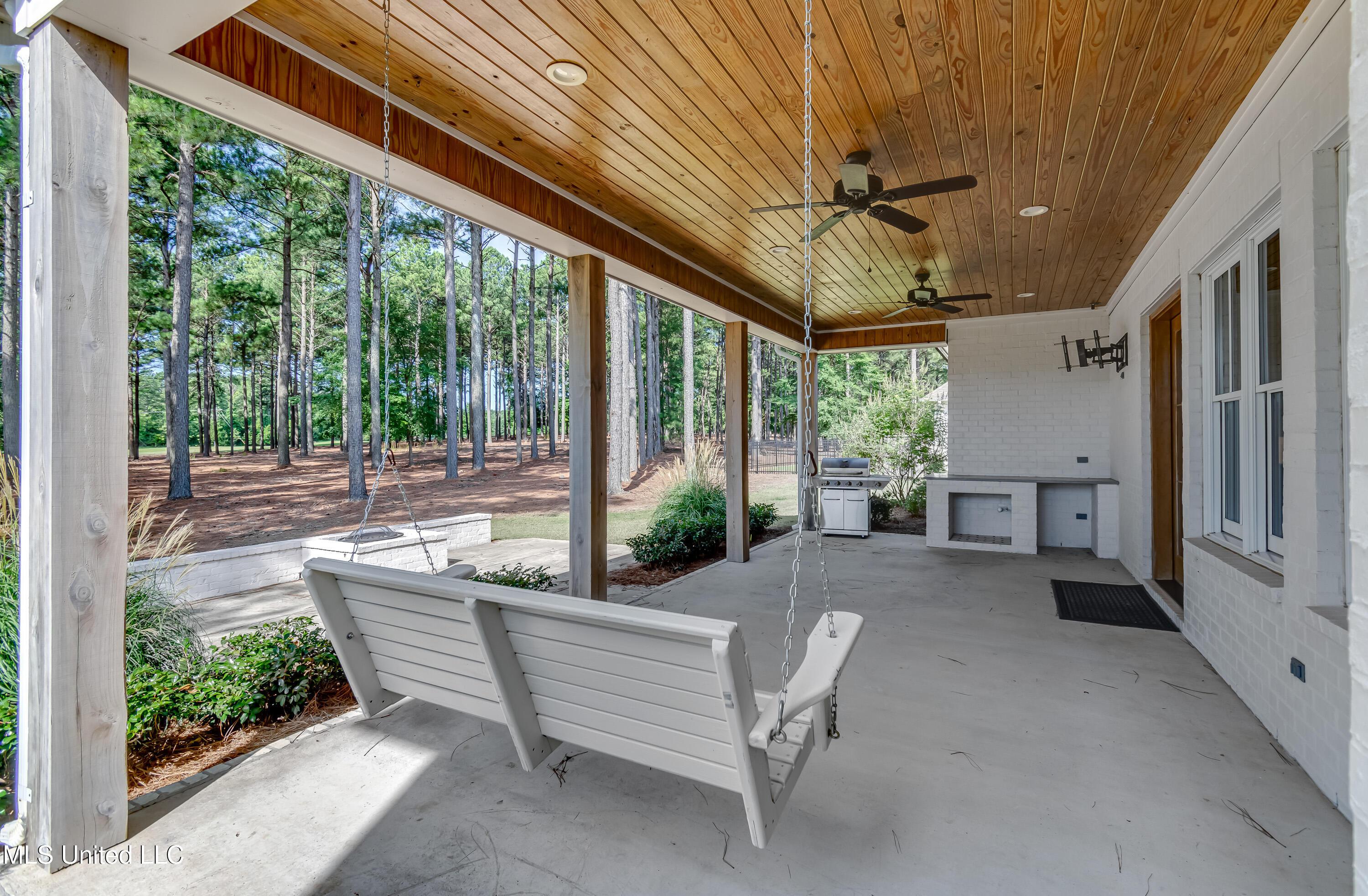 Madison, Mississippi 39110, United States, 4 Bedrooms Bedrooms, ,4 BathroomsBathrooms,Residential,Pending,159450