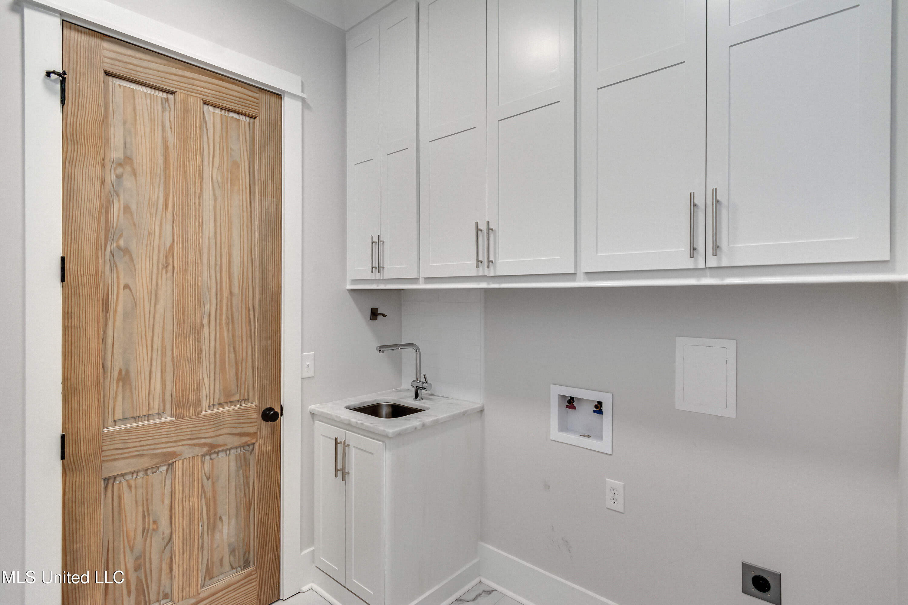 Madison, Mississippi 39110, United States, 4 Bedrooms Bedrooms, ,4 BathroomsBathrooms,Residential,Pending,159450