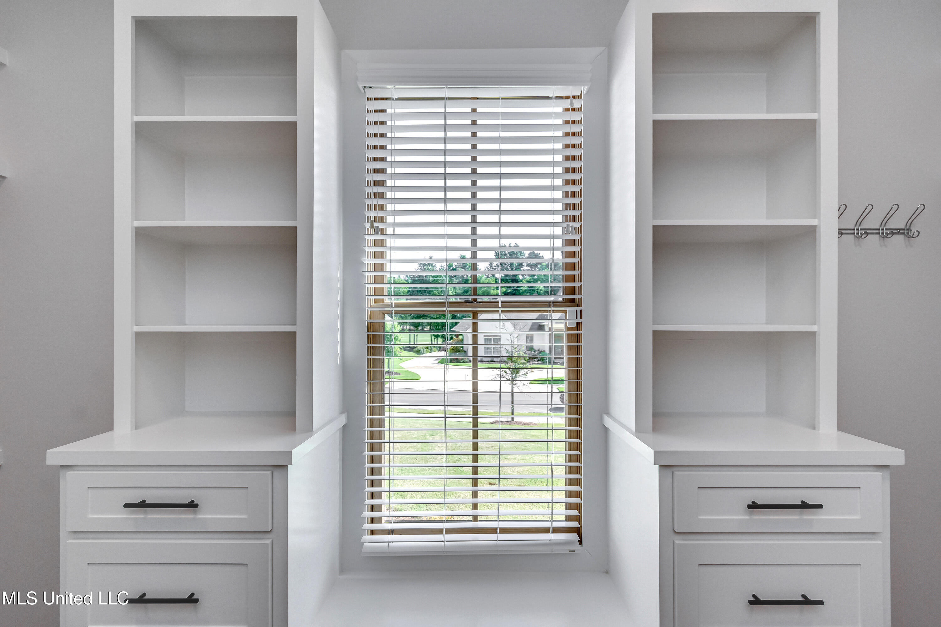 Madison, Mississippi 39110, United States, 4 Bedrooms Bedrooms, ,4 BathroomsBathrooms,Residential,Pending,159450