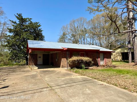 Homes For Sale - 715 Rockport Road<br/> Lexington, MS 39095