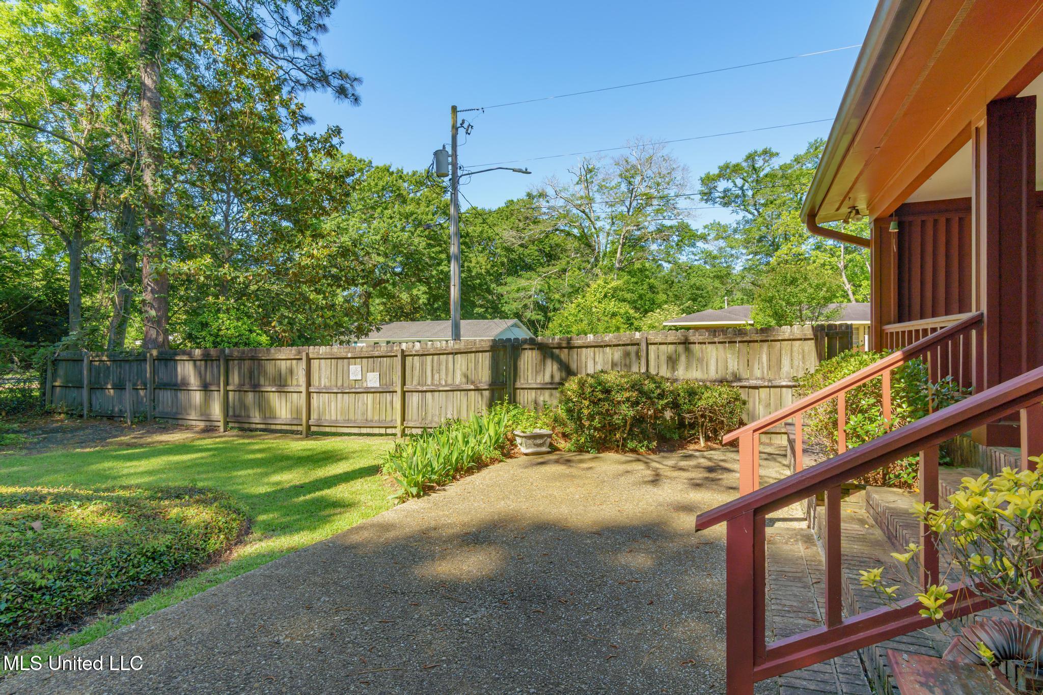 2506 Villa Verde Street, Hattiesburg, Mississippi image 22