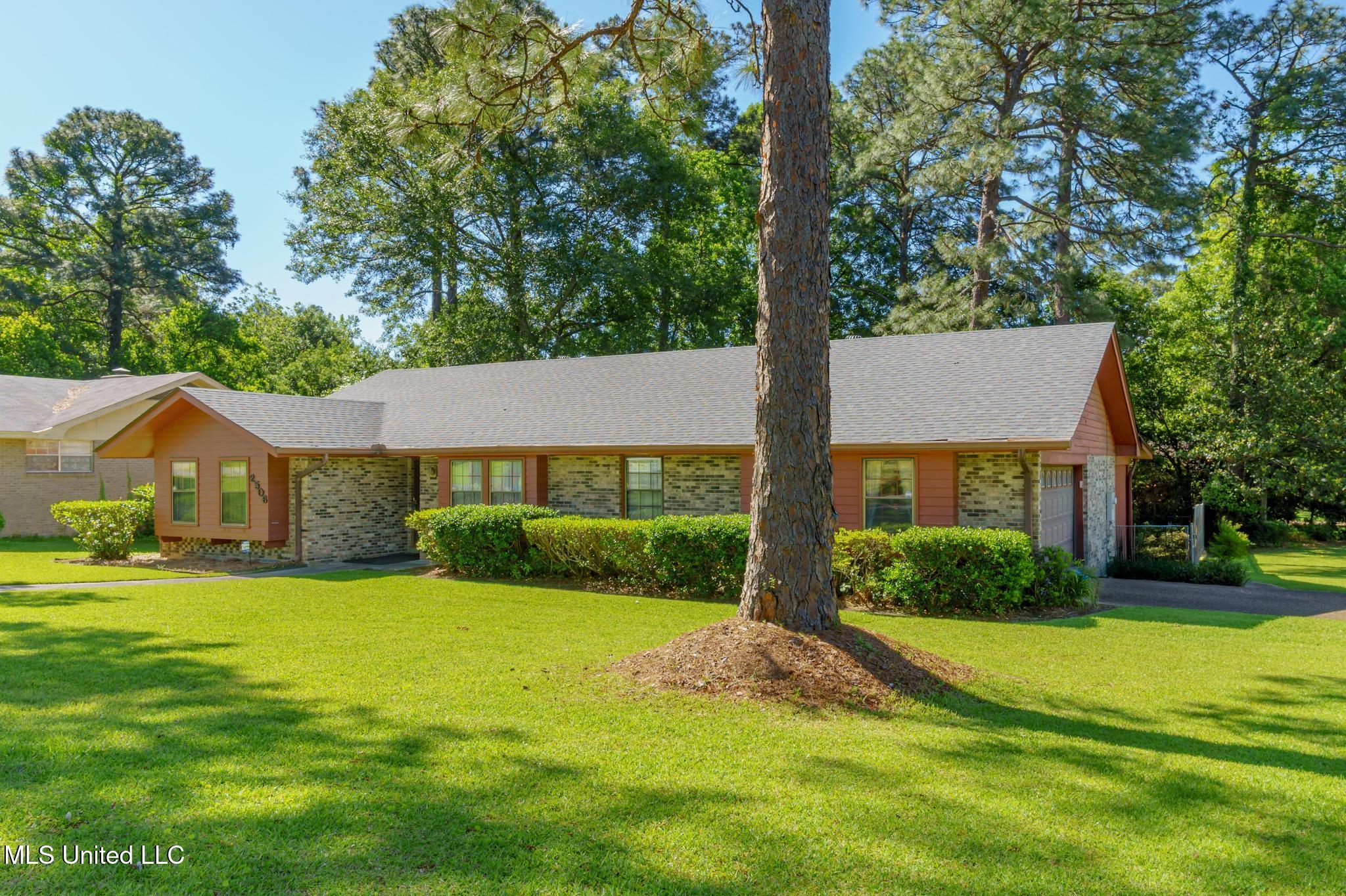 2506 Villa Verde Street, Hattiesburg, Mississippi image 4