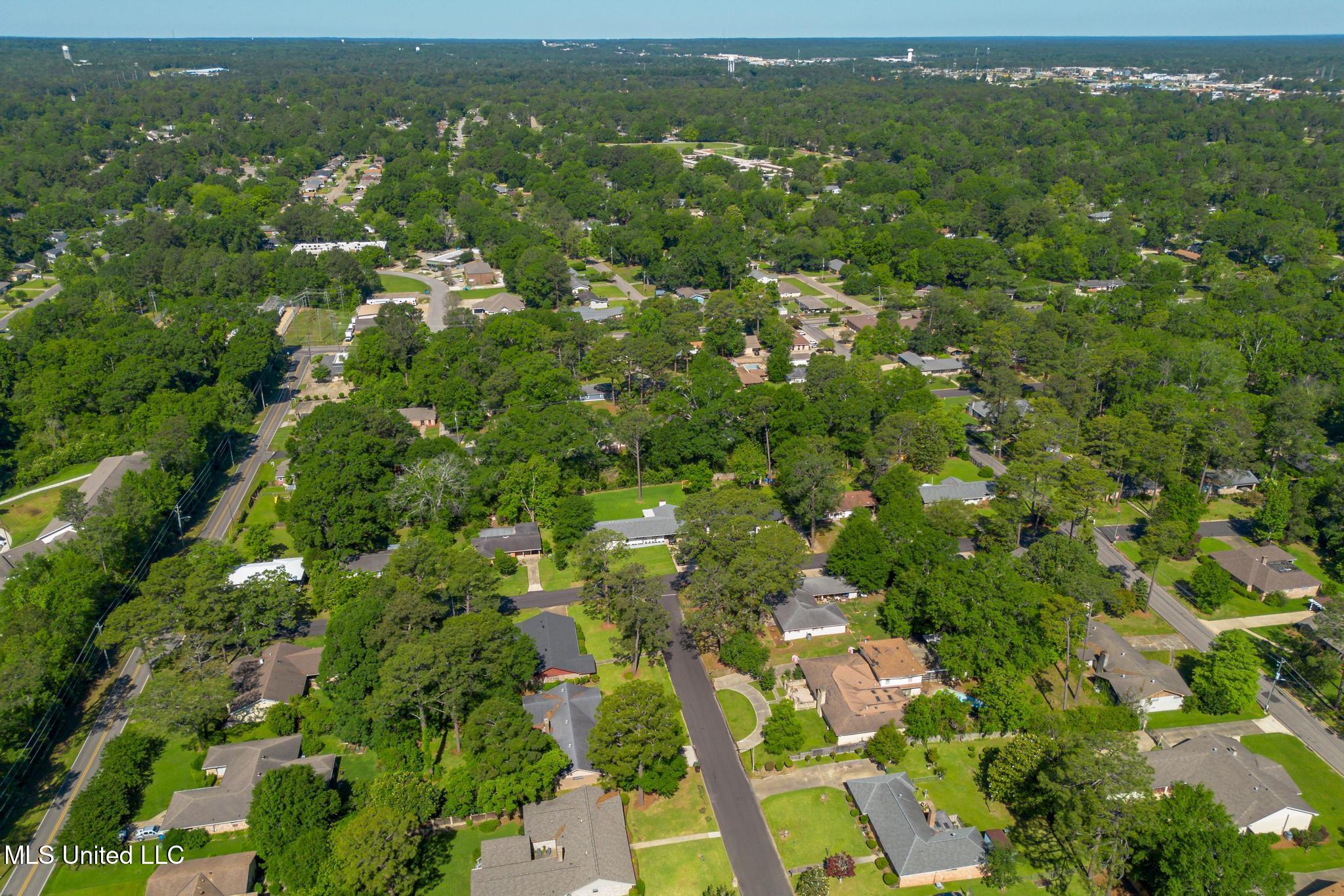 2506 Villa Verde Street, Hattiesburg, Mississippi image 28