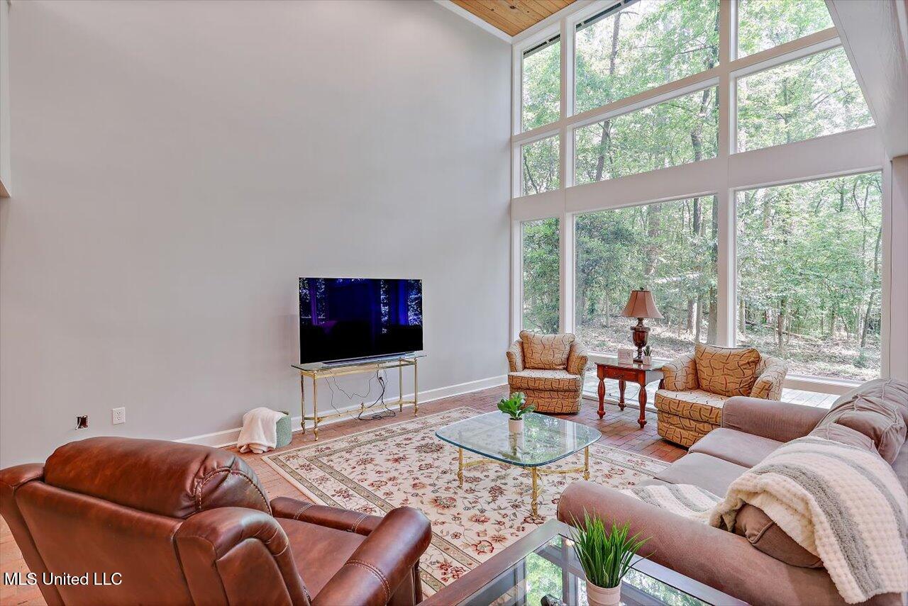 1844 Eastover Drive, Jackson, Mississippi image 6