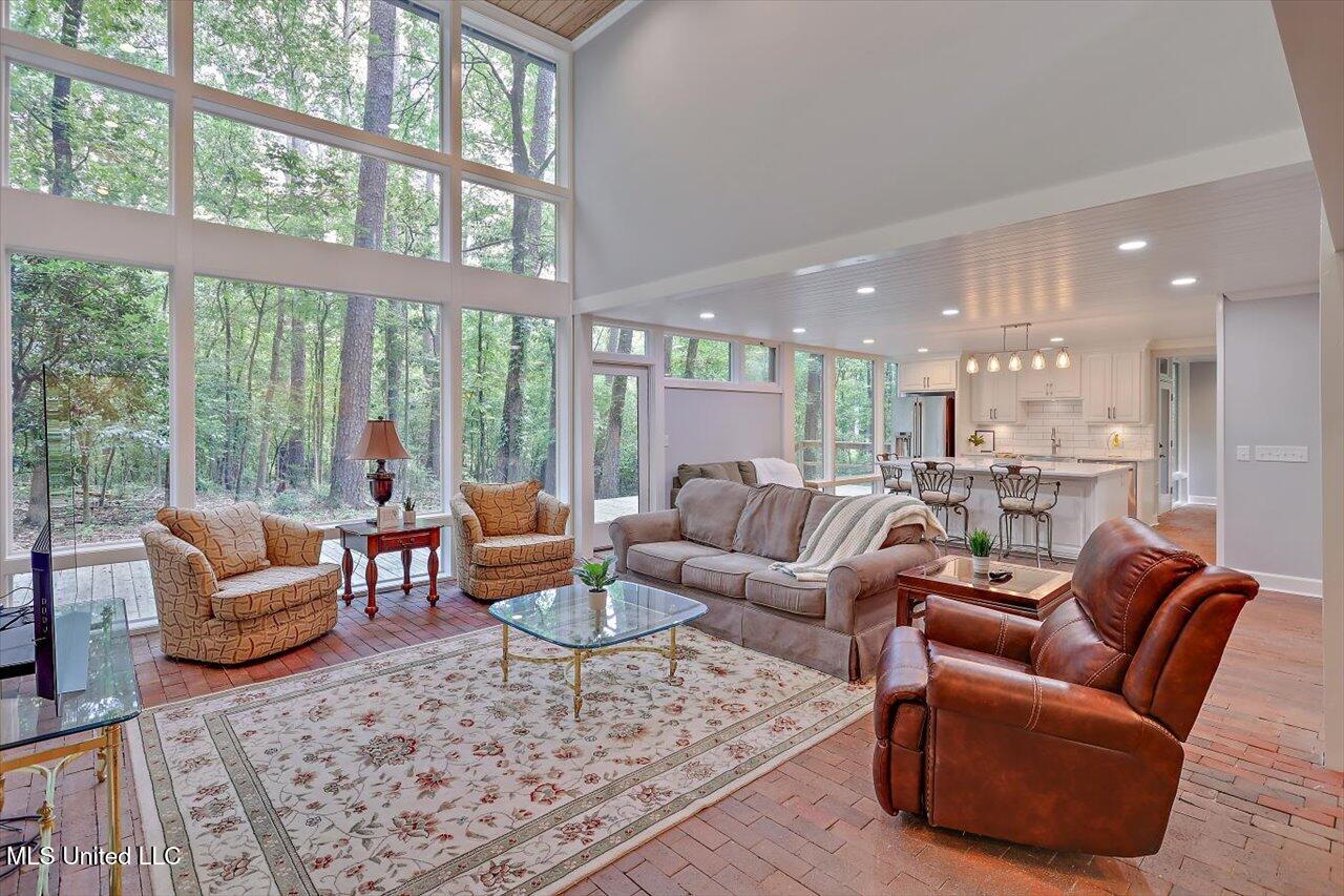 1844 Eastover Drive, Jackson, Mississippi image 4