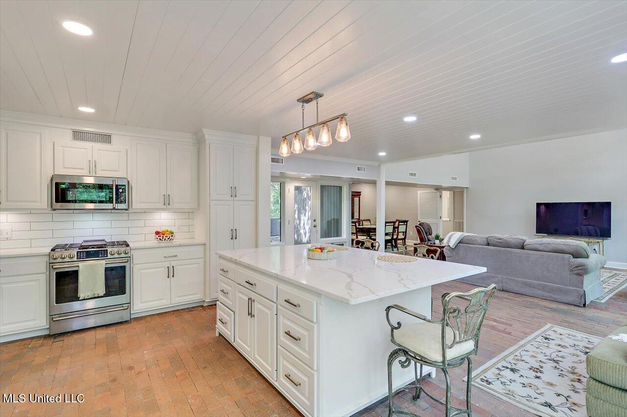 1844 Eastover Drive, Jackson, Mississippi image 9