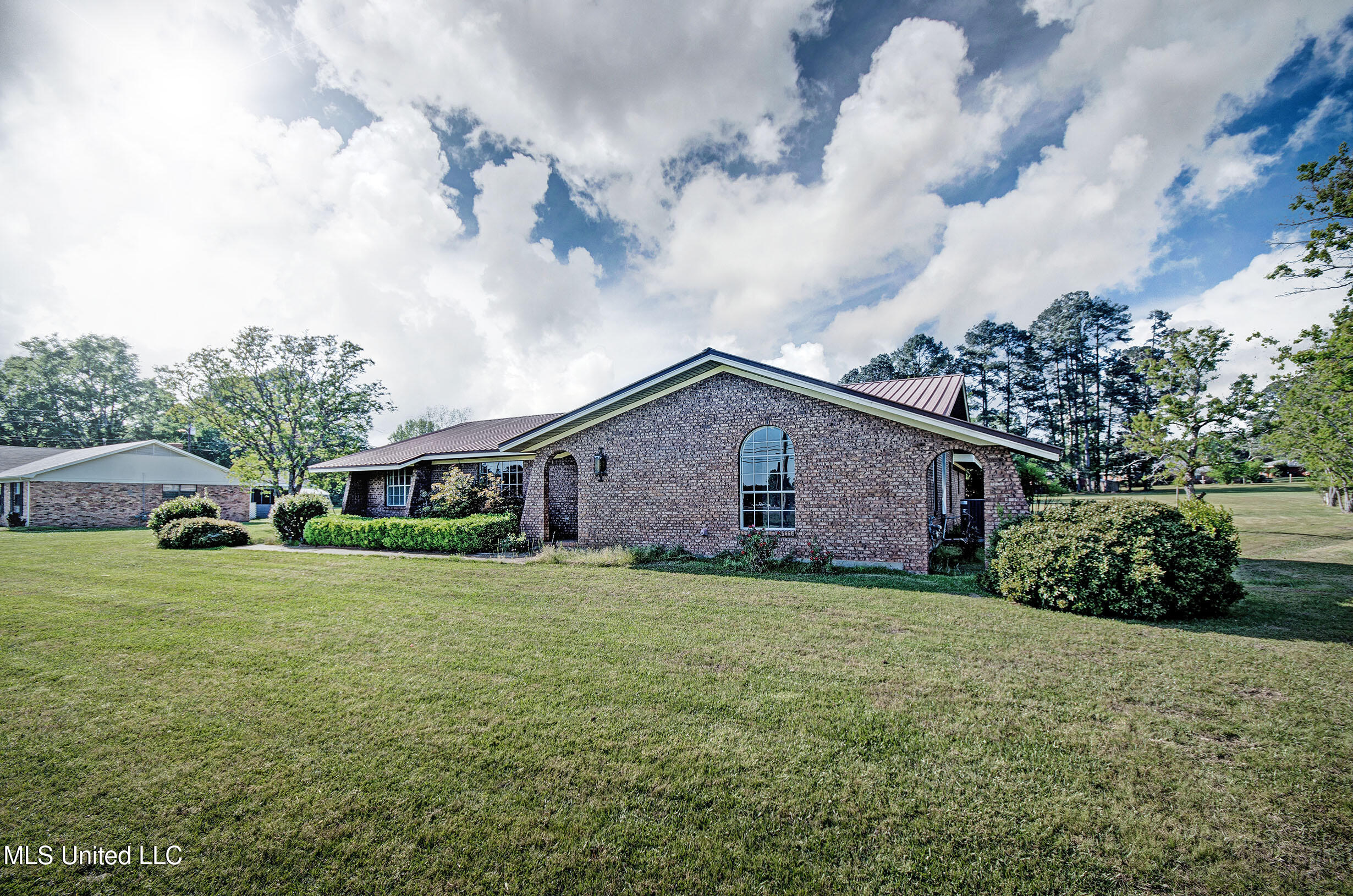 910 Ms-16, Carthage, Mississippi image 36