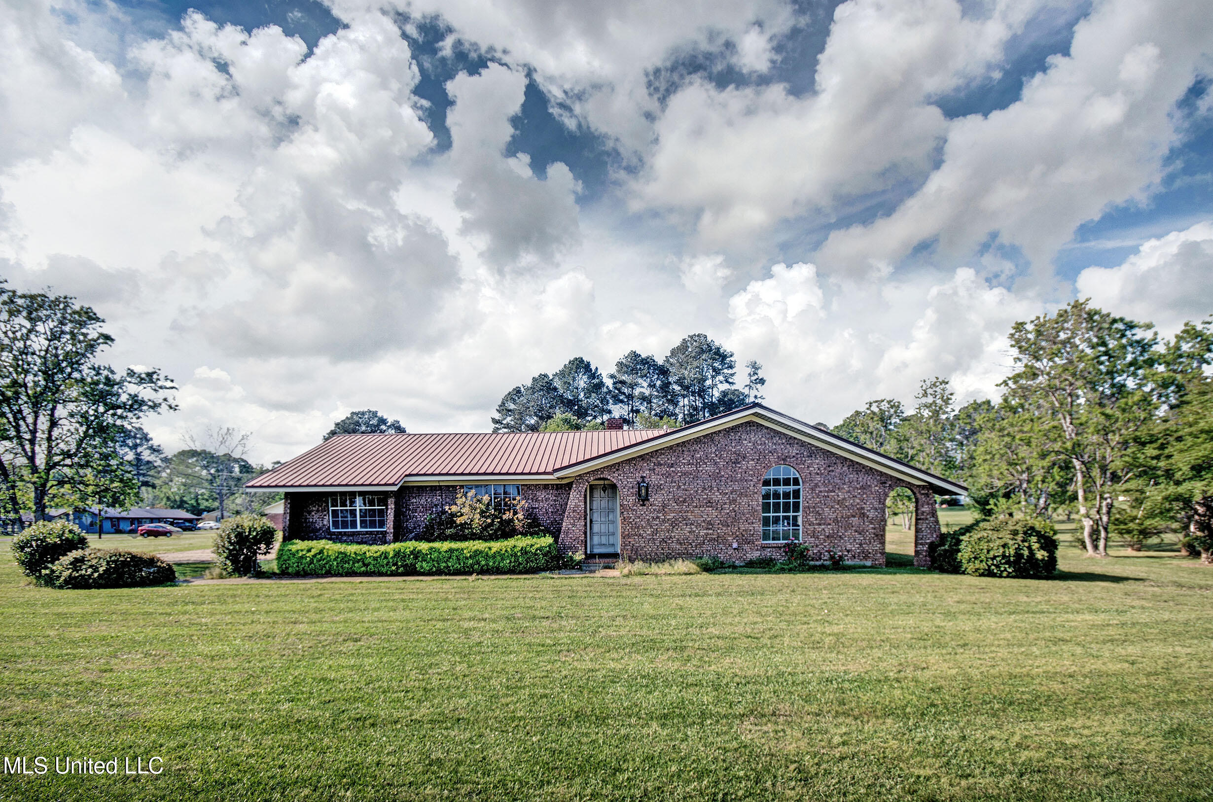 910 Ms-16, Carthage, Mississippi image 1
