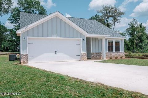 Single Family Residence in Gulfport MS 14444 Quailridge Drive.jpg