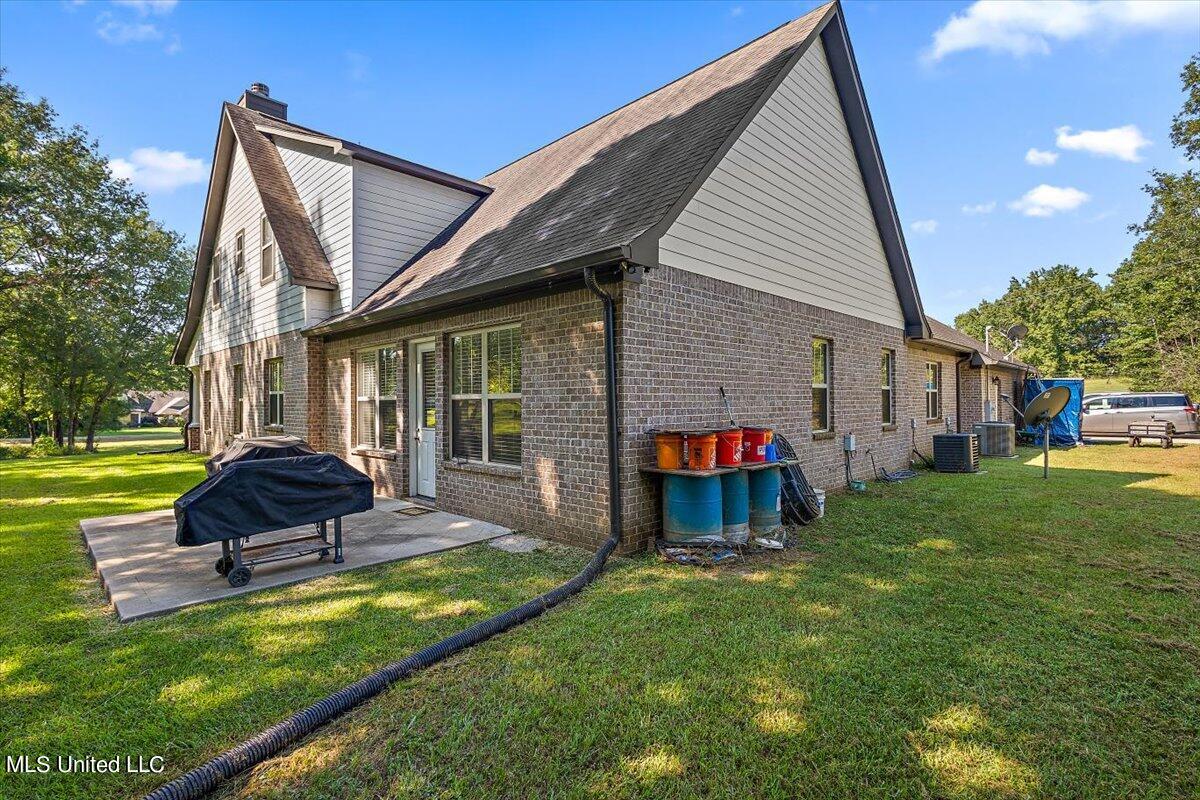 113 Chestnut Drive, Clinton, Mississippi image 2