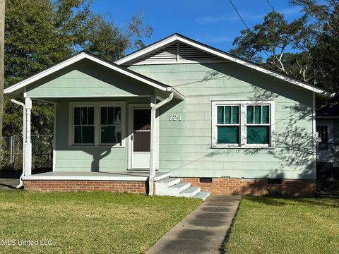 Homes For Sale - 724 Beech Street<br/> Pike County, McComb, MS 39648