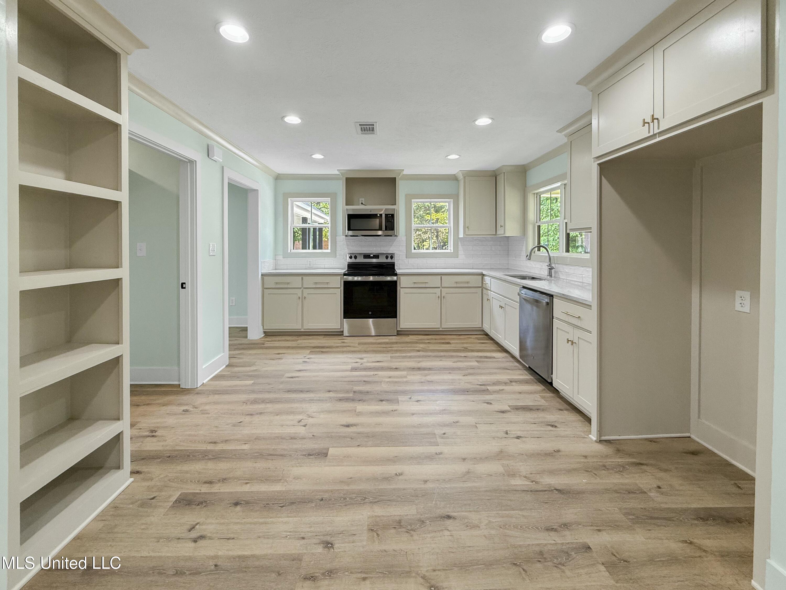 130 Lakeshore Drive, Madison, Mississippi image 12