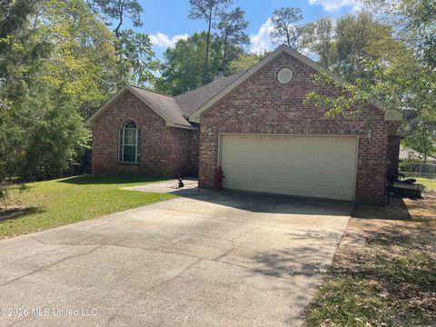 Homes For Sale - 215 Ridgeview Drive<br/> Carriere, MS 39426