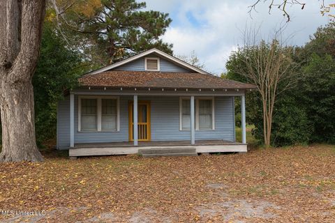 Apartment For Sale - 225 N Church Street<br/> Brookhaven, MS 39601