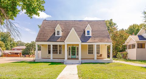 Homes For Sale - 604 S Main Street<br/> Washington County, Greenville, MS 38701